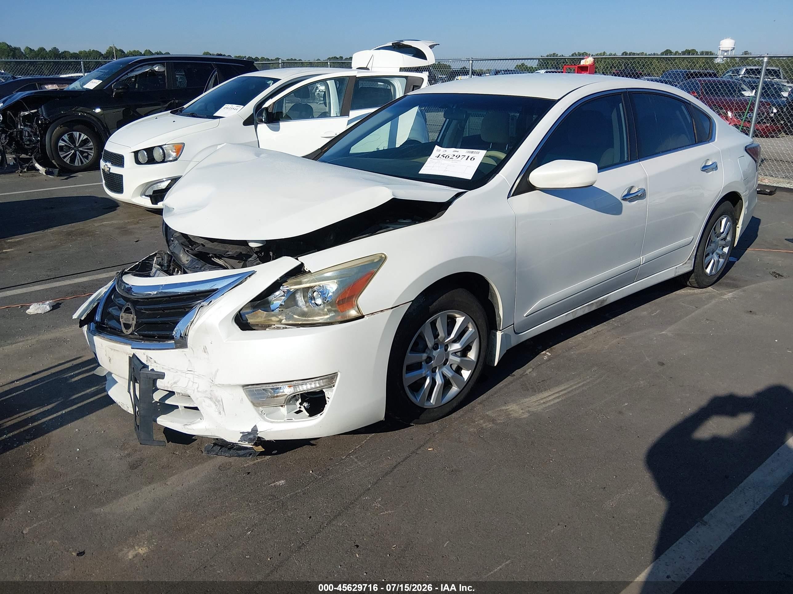 2015 Nissan Altima 2.5 S White vin: 1N4AL3AP8FC104774