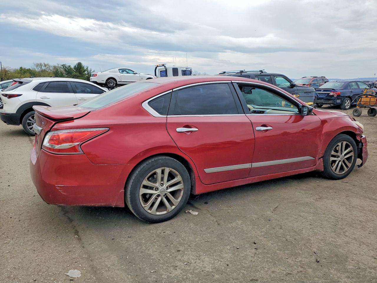 2015 Nissan Altima 2.5 S Red vin: 1N4AL3AP8FC108632
