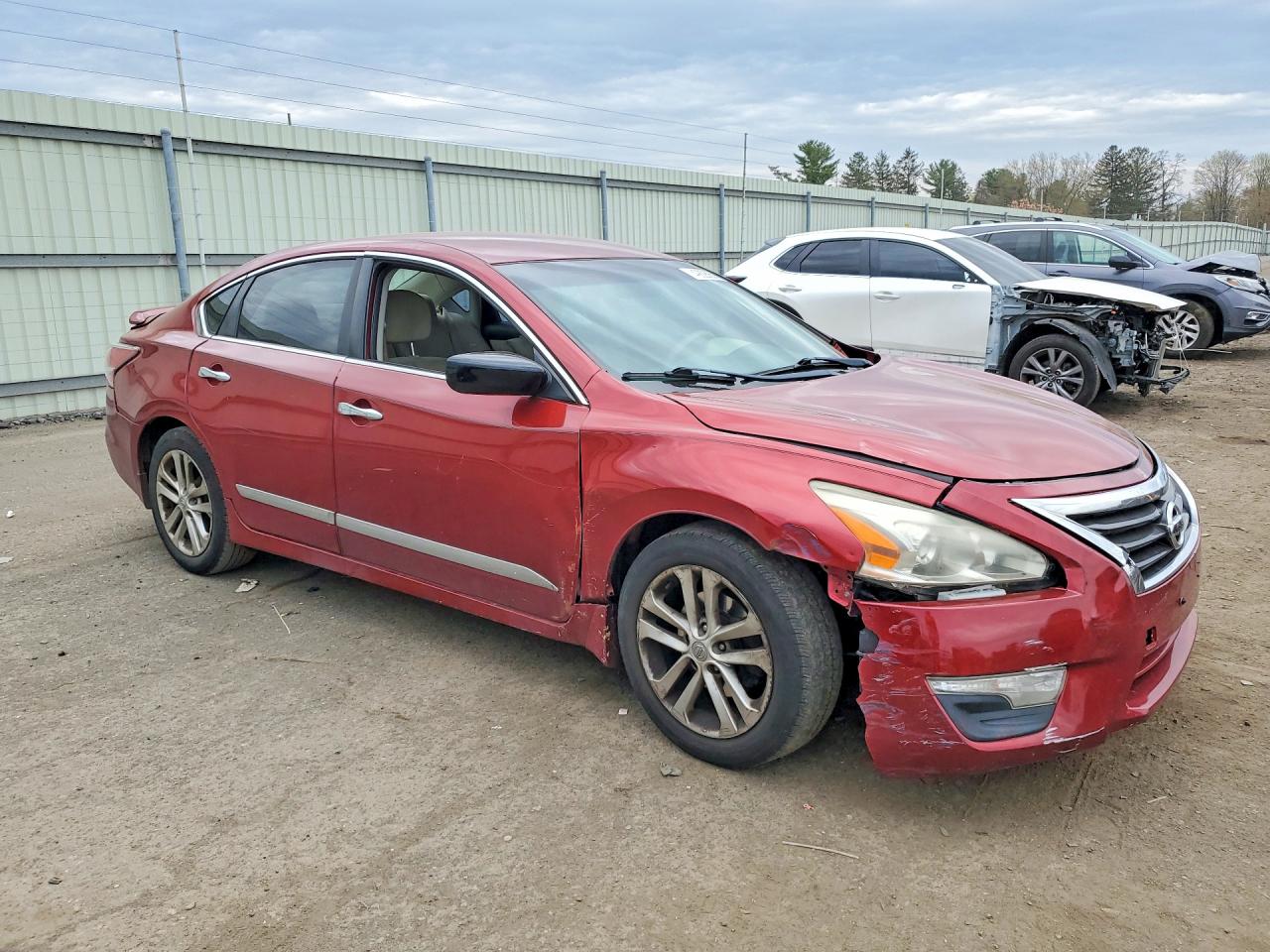 2015 Nissan Altima 2.5 S Red vin: 1N4AL3AP8FC108632