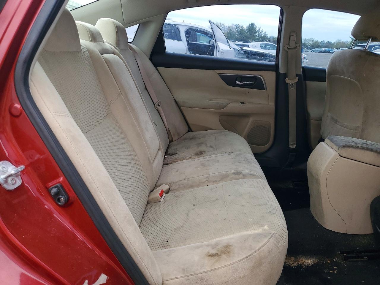 2015 Nissan Altima 2.5 S Red vin: 1N4AL3AP8FC108632