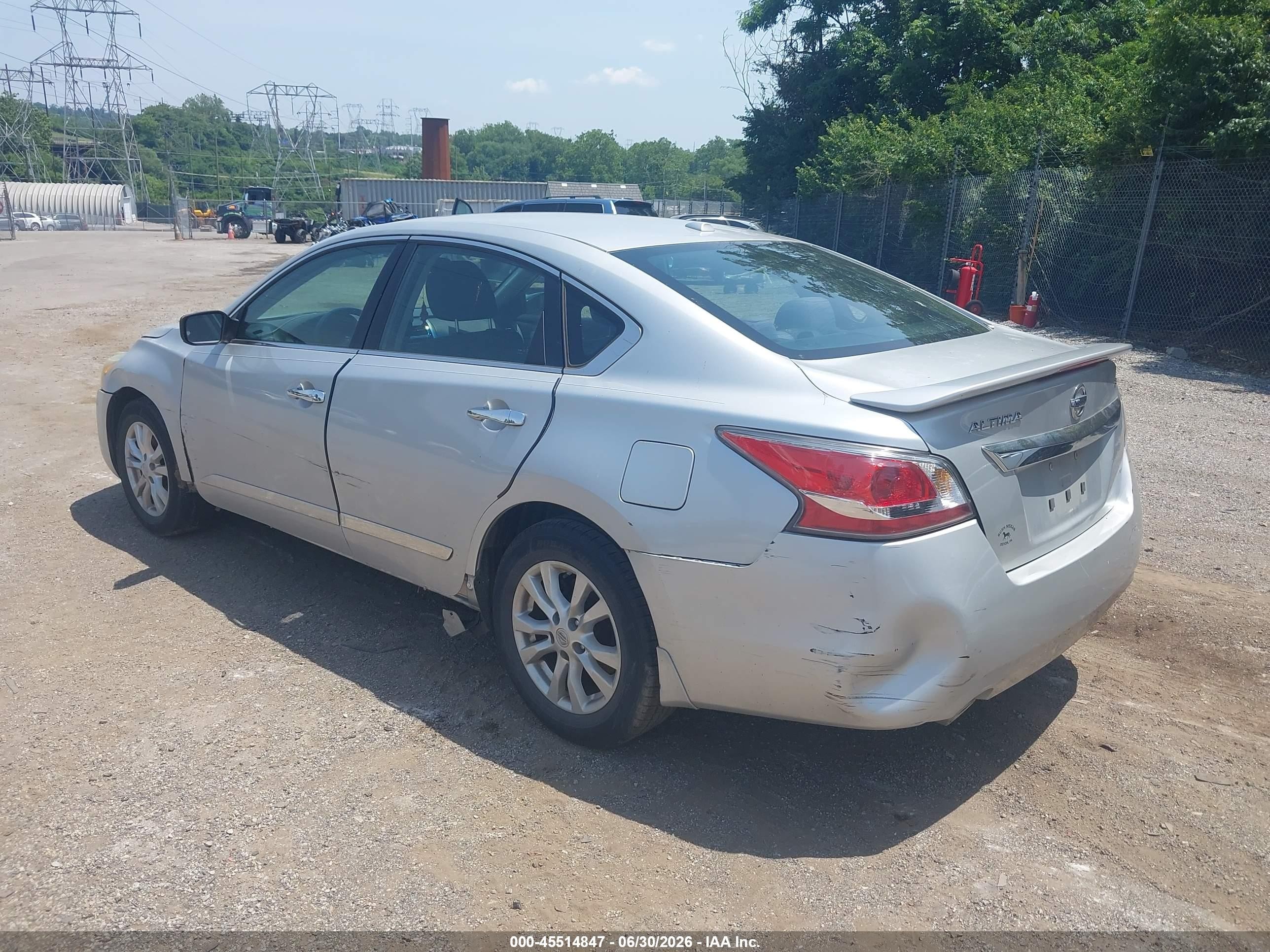 2015 Nissan Altima 2.5 S Silver vin: 1N4AL3AP8FC110929