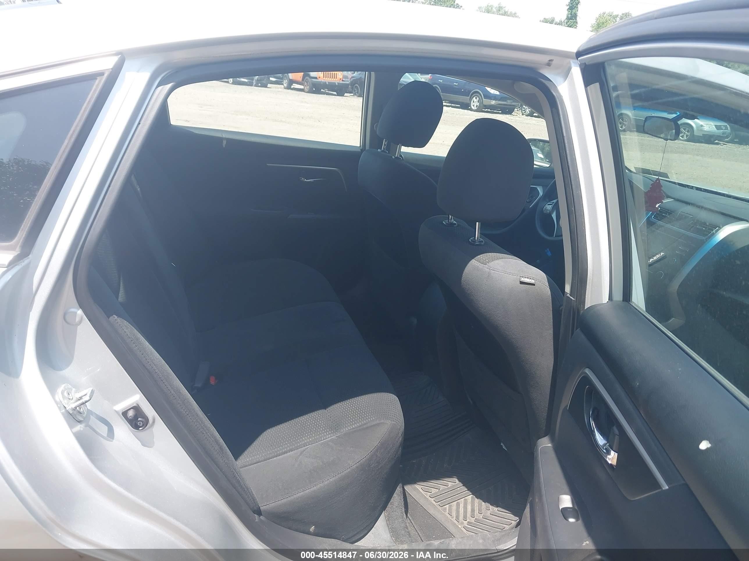 2015 Nissan Altima 2.5 S Silver vin: 1N4AL3AP8FC110929