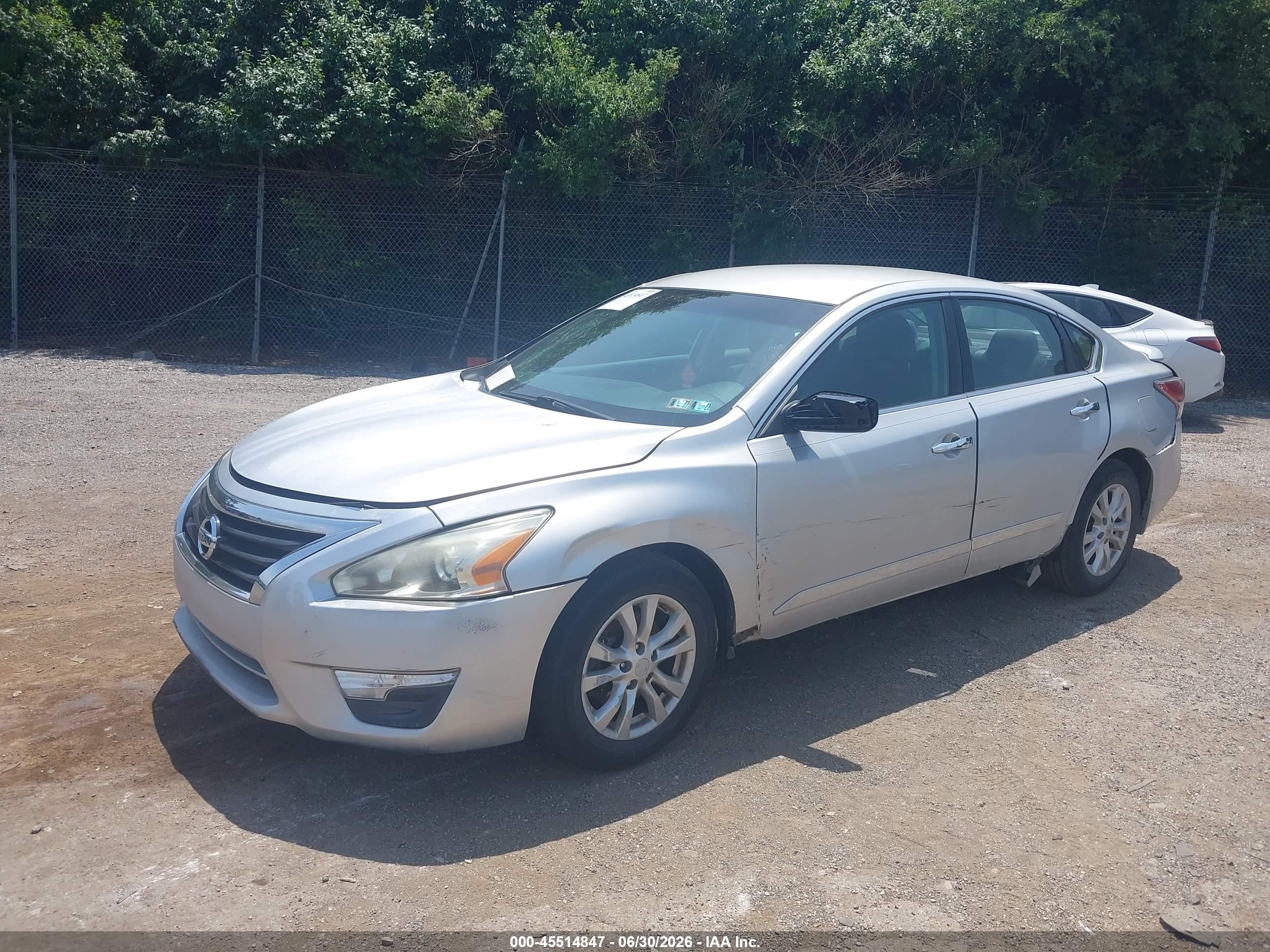 2015 Nissan Altima 2.5 S Silver vin: 1N4AL3AP8FC110929