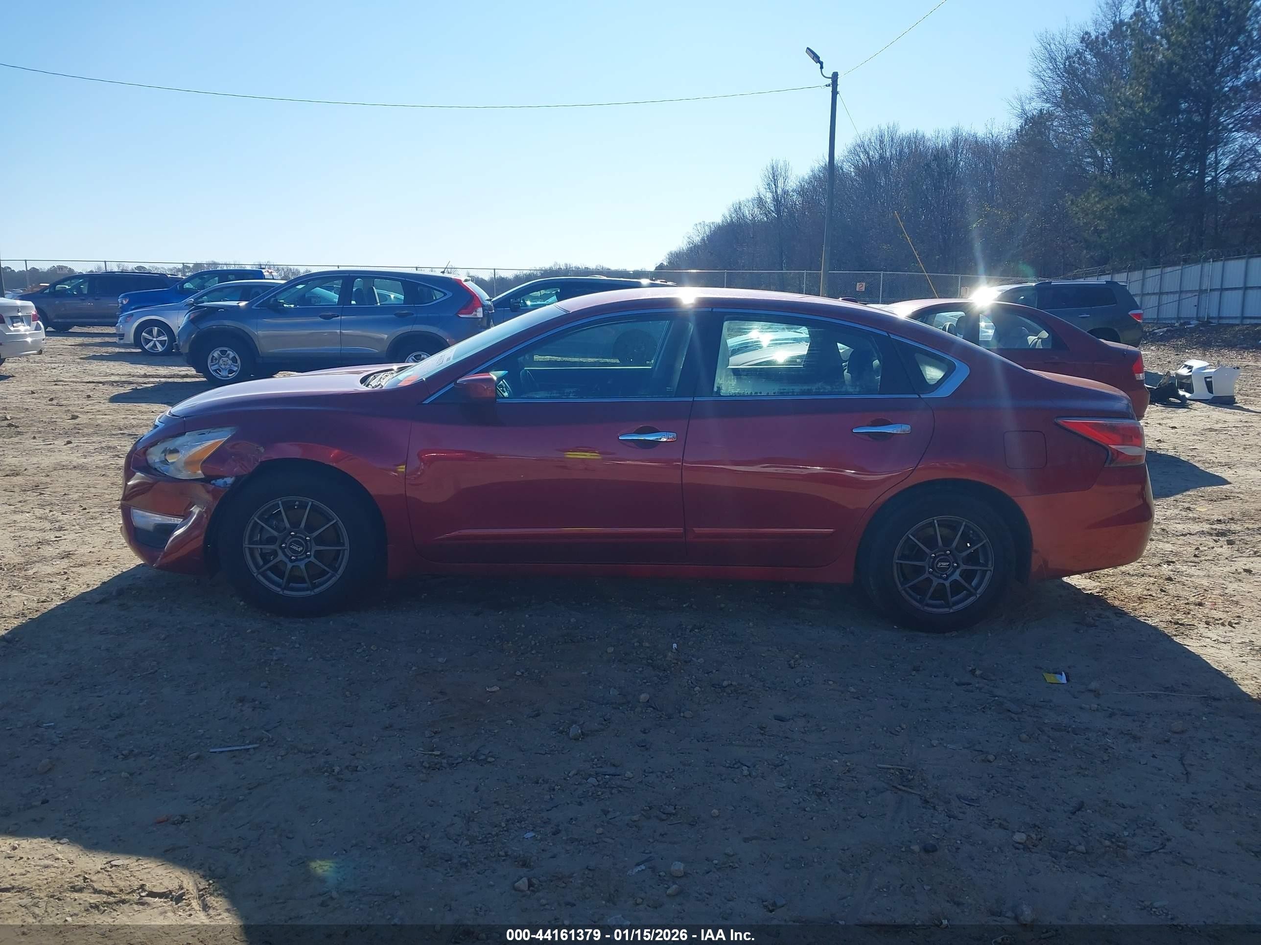 2015 Nissan Altima 2.5 S Red vin: 1N4AL3AP8FC115161