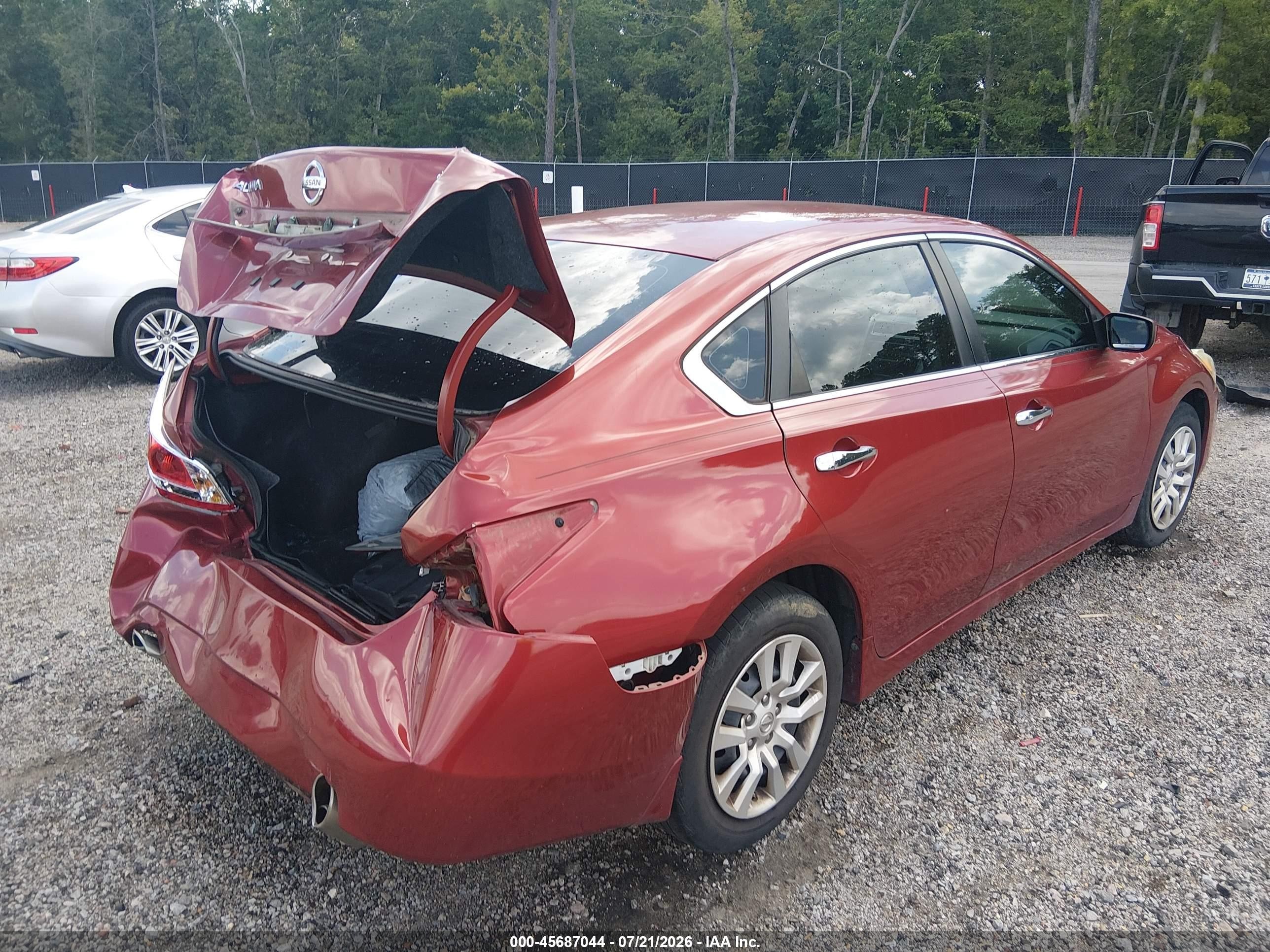 2015 Nissan Altima 2.5 S Red vin: 1N4AL3AP8FC126743