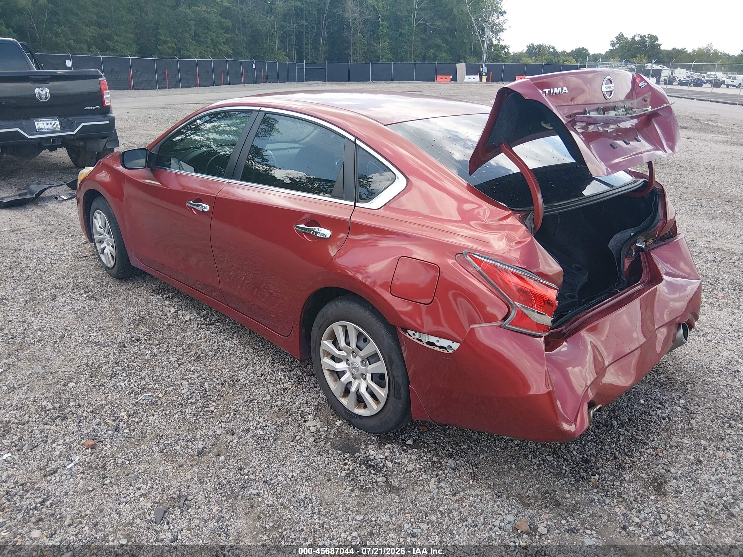 2015 Nissan Altima 2.5 S Red vin: 1N4AL3AP8FC126743