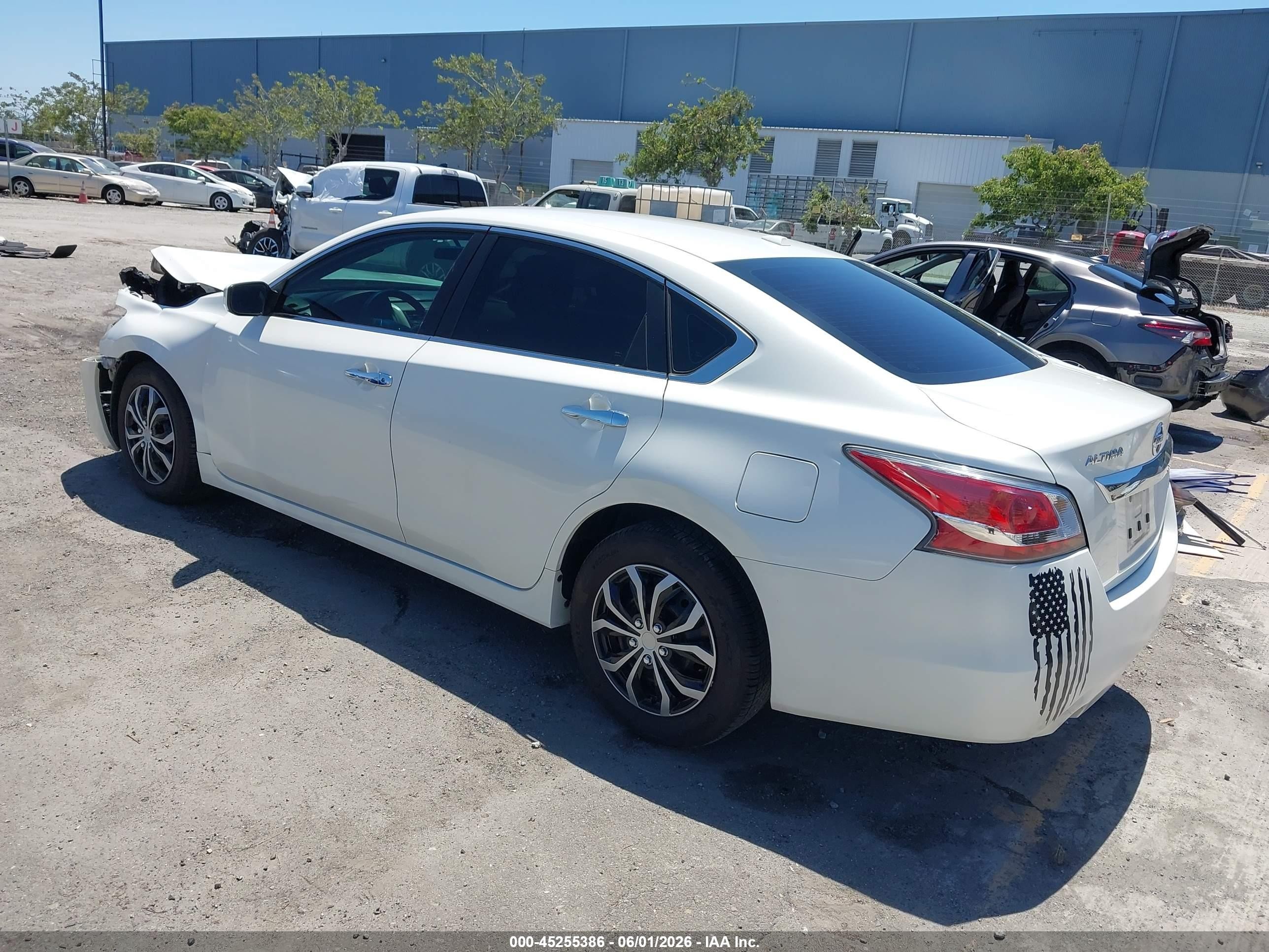 2015 Nissan Altima 2.5/2.5 S/2.5 Sl/2.5 Sv White vin: 1N4AL3AP8FC127259
