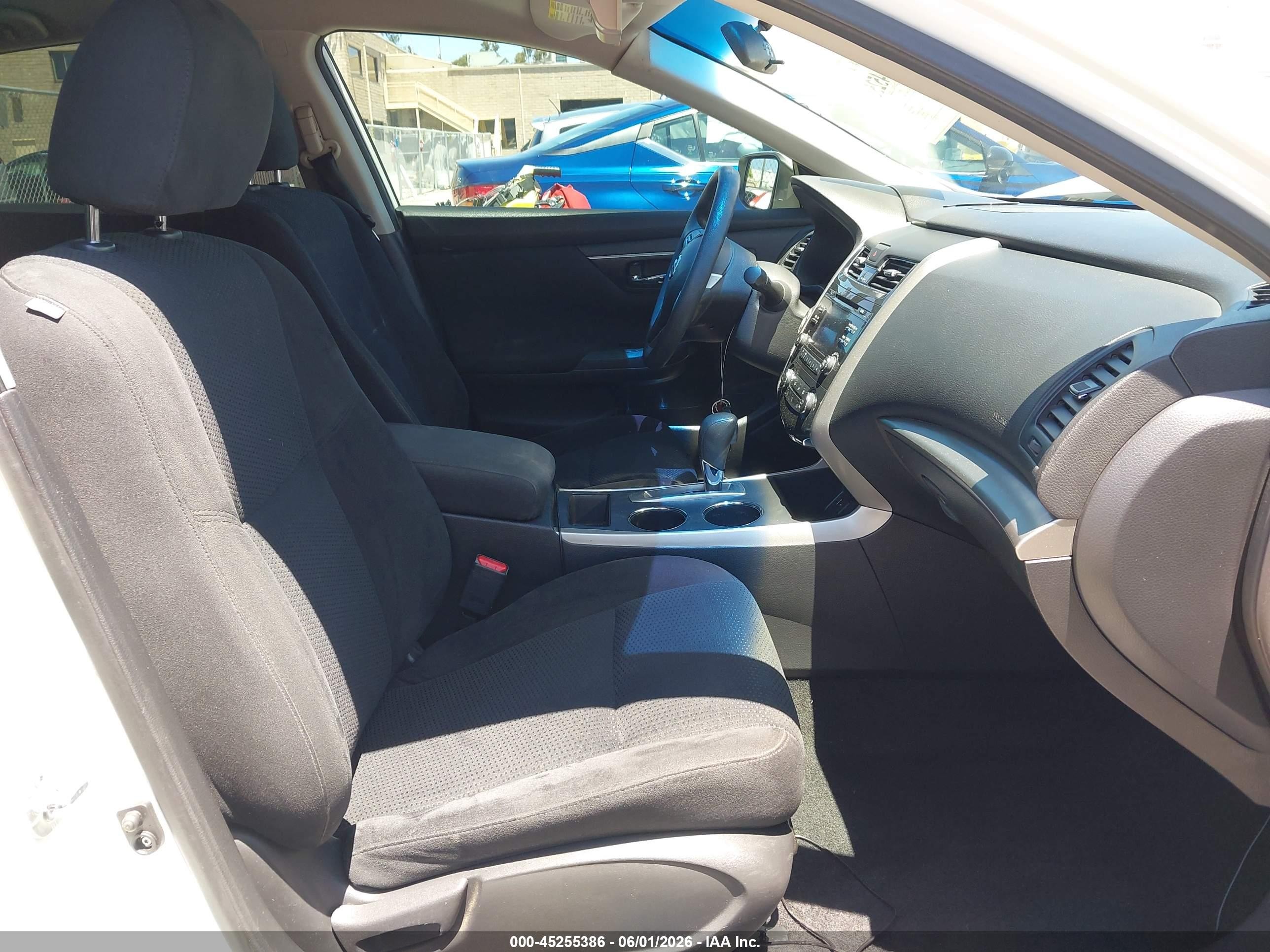 2015 Nissan Altima 2.5/2.5 S/2.5 Sl/2.5 Sv White vin: 1N4AL3AP8FC127259
