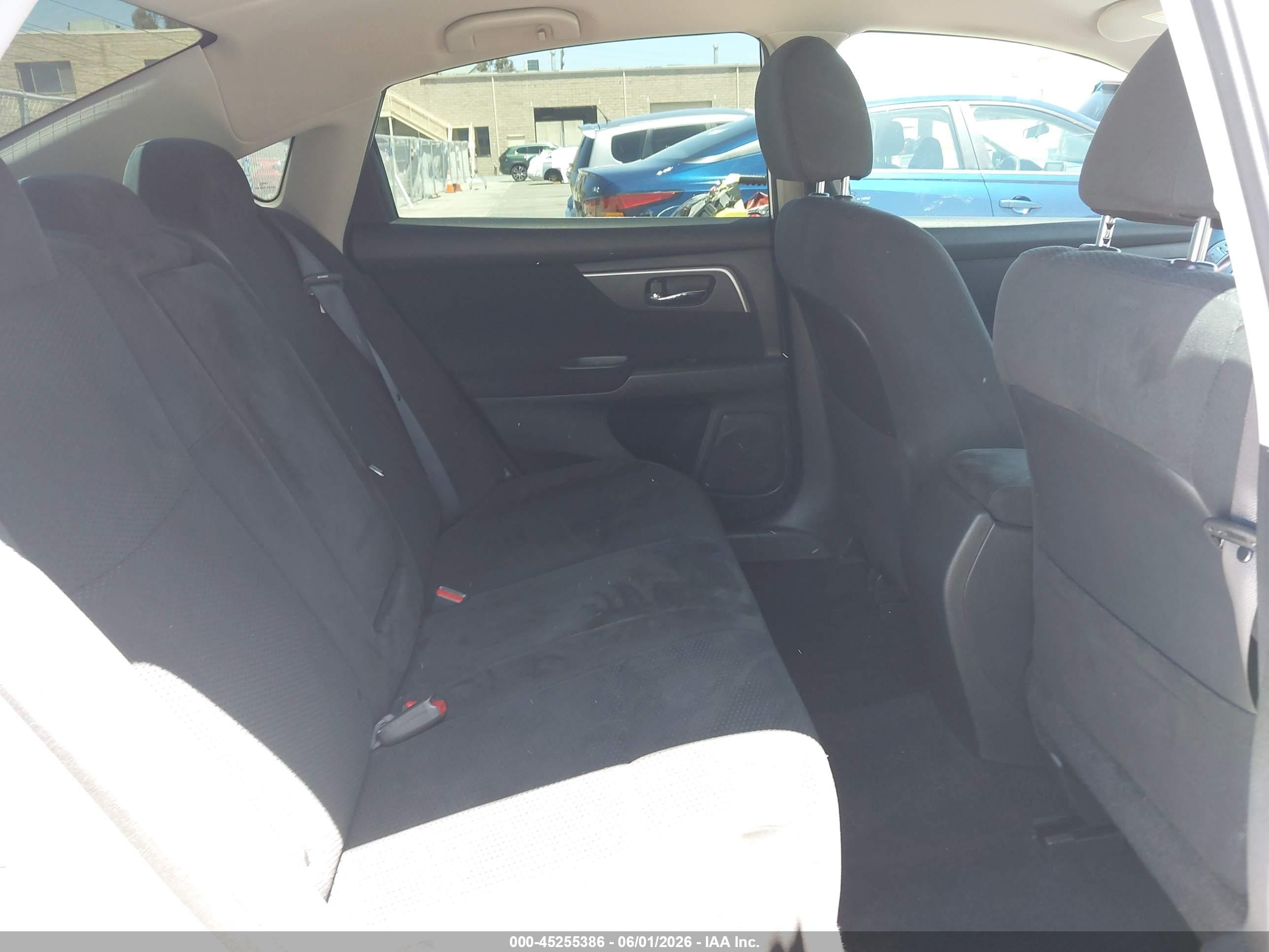 2015 Nissan Altima 2.5/2.5 S/2.5 Sl/2.5 Sv White vin: 1N4AL3AP8FC127259