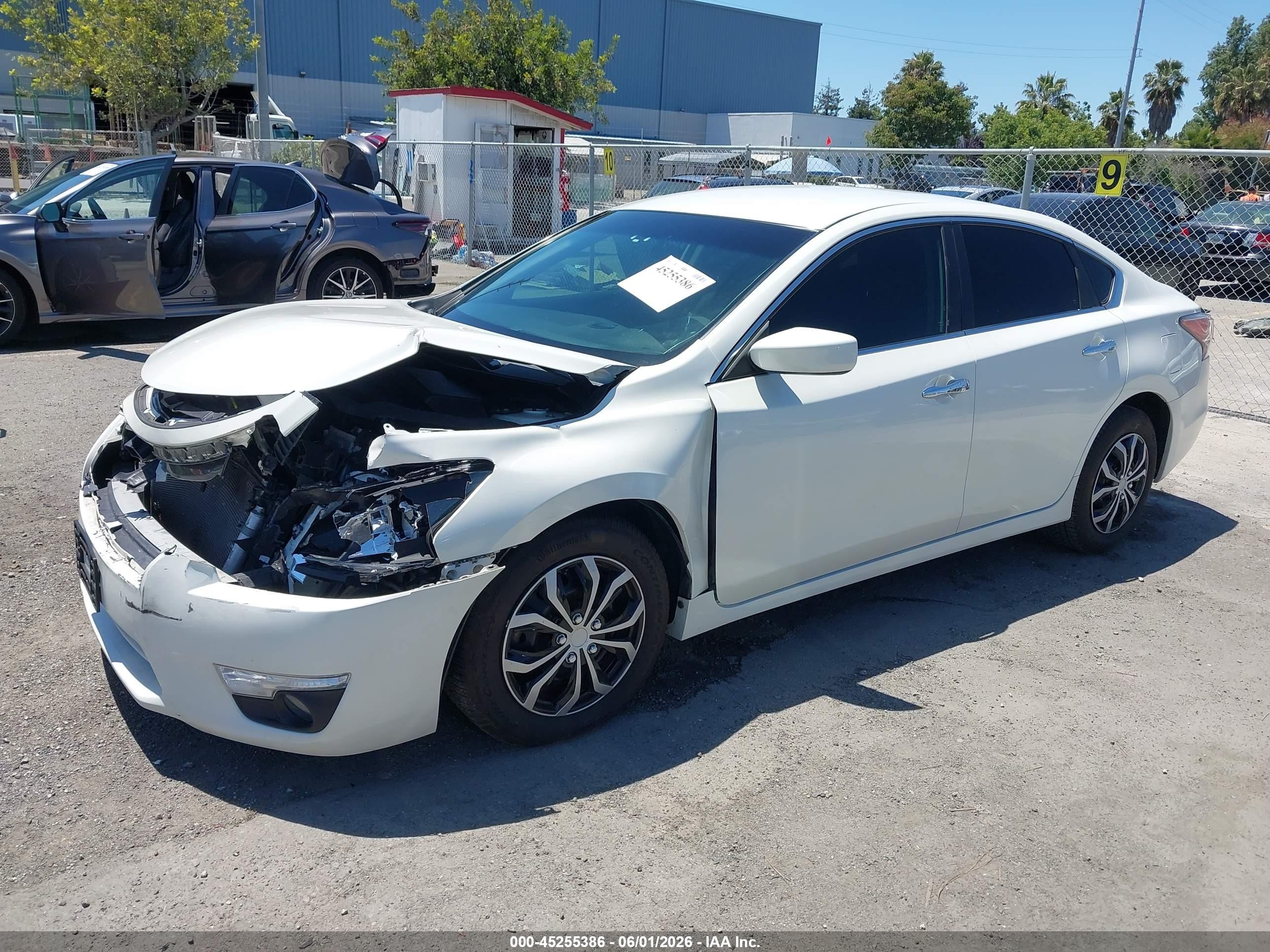 2015 Nissan Altima 2.5/2.5 S/2.5 Sl/2.5 Sv White vin: 1N4AL3AP8FC127259