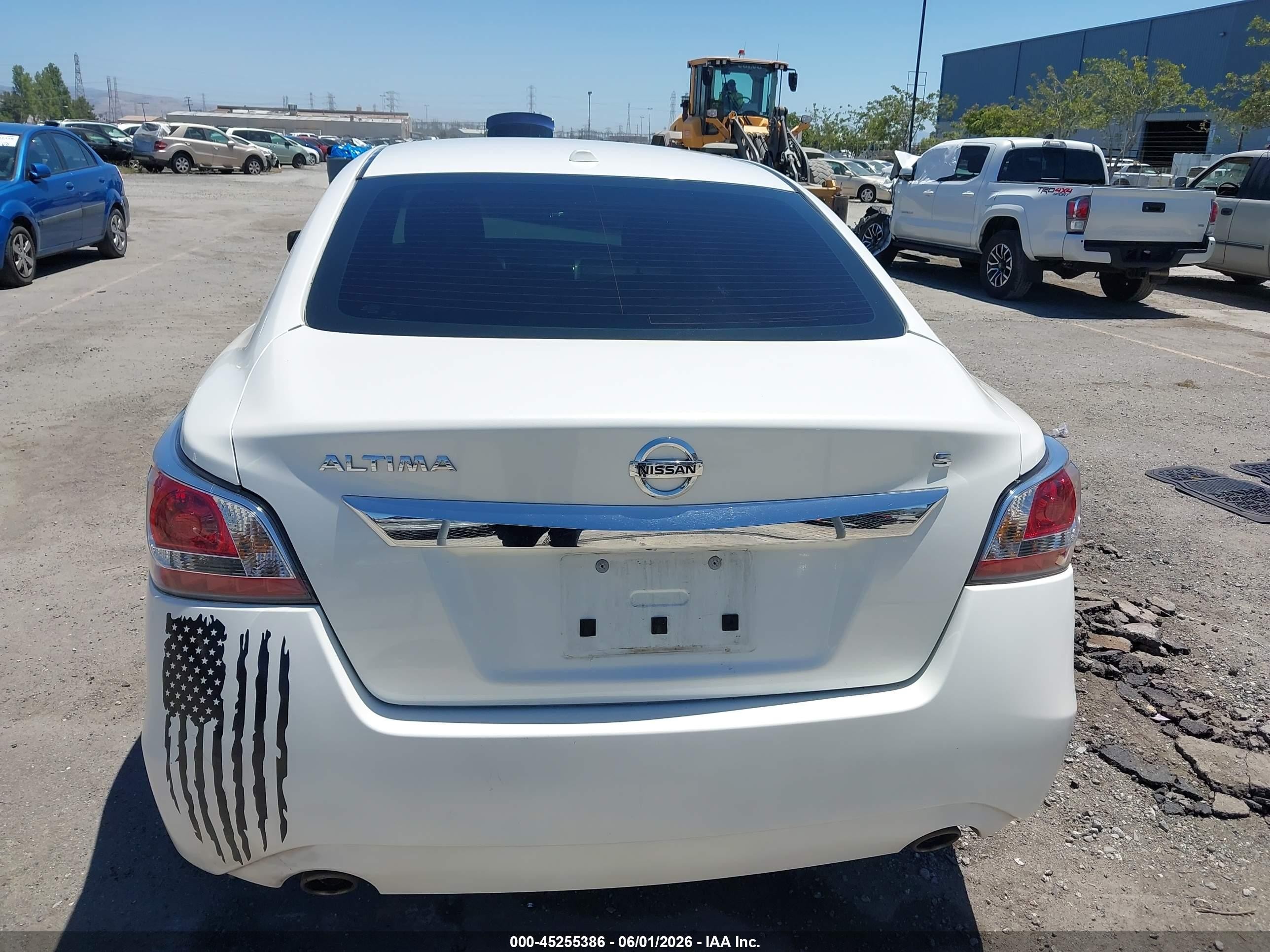 2015 Nissan Altima 2.5/2.5 S/2.5 Sl/2.5 Sv White vin: 1N4AL3AP8FC127259