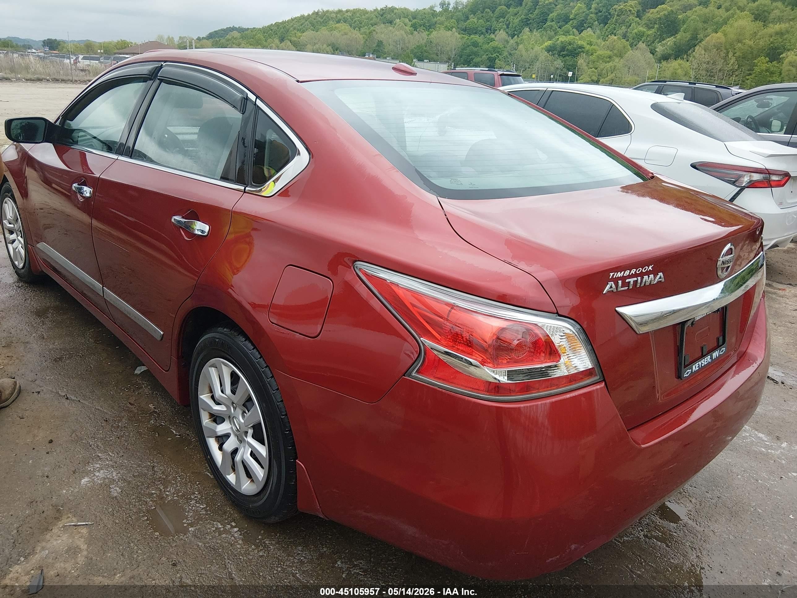 2015 Nissan Altima 2.5 S Red vin: 1N4AL3AP8FC143073
