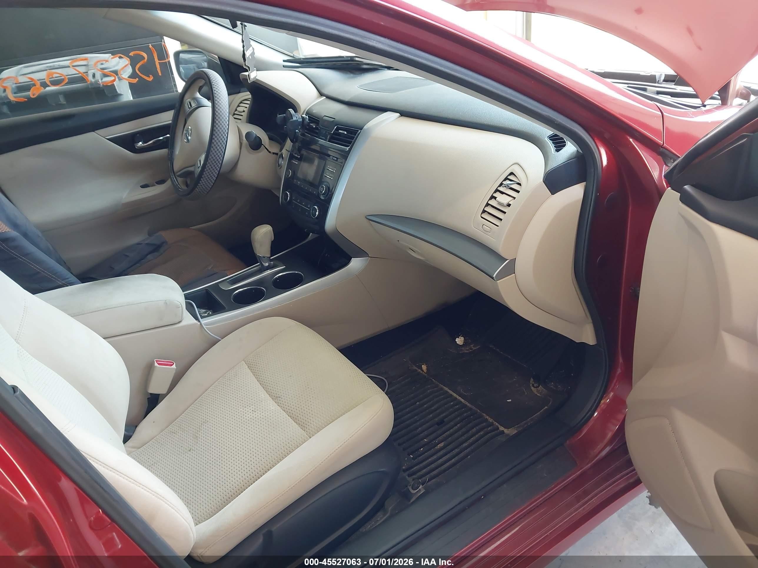 2015 Nissan Altima 2.5 S Красный vin: 1N4AL3AP8FC158740