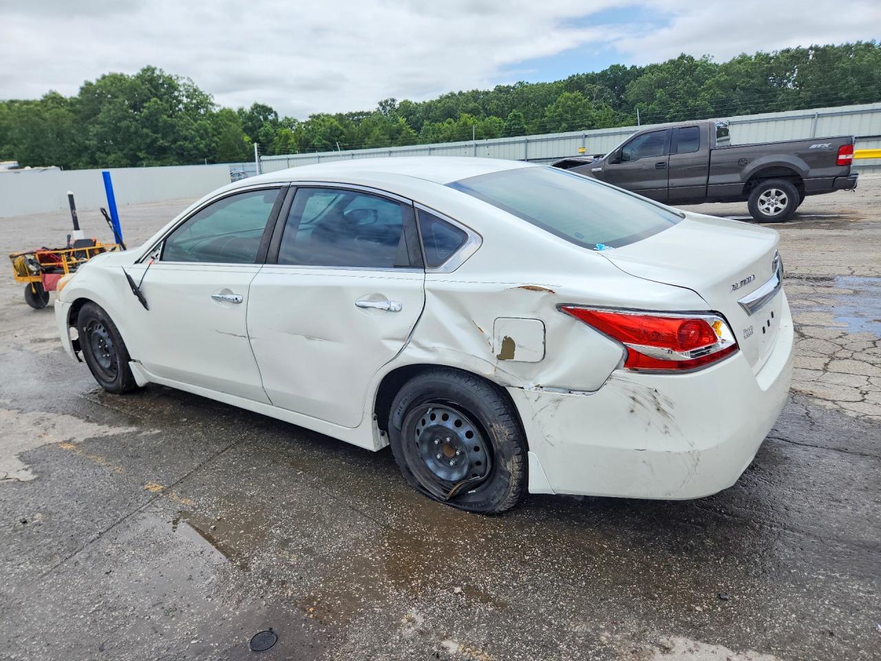 2015 Nissan Altima 2.5 S White vin: 1N4AL3AP8FC179572