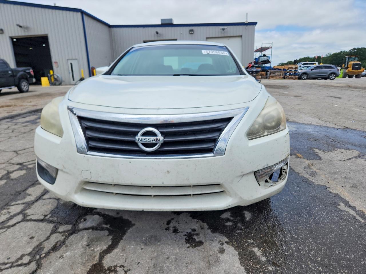 2015 Nissan Altima 2.5 S White vin: 1N4AL3AP8FC179572