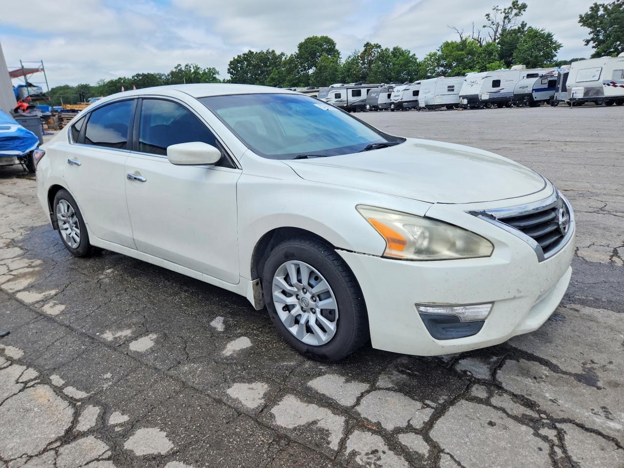 2015 Nissan Altima 2.5 S White vin: 1N4AL3AP8FC179572
