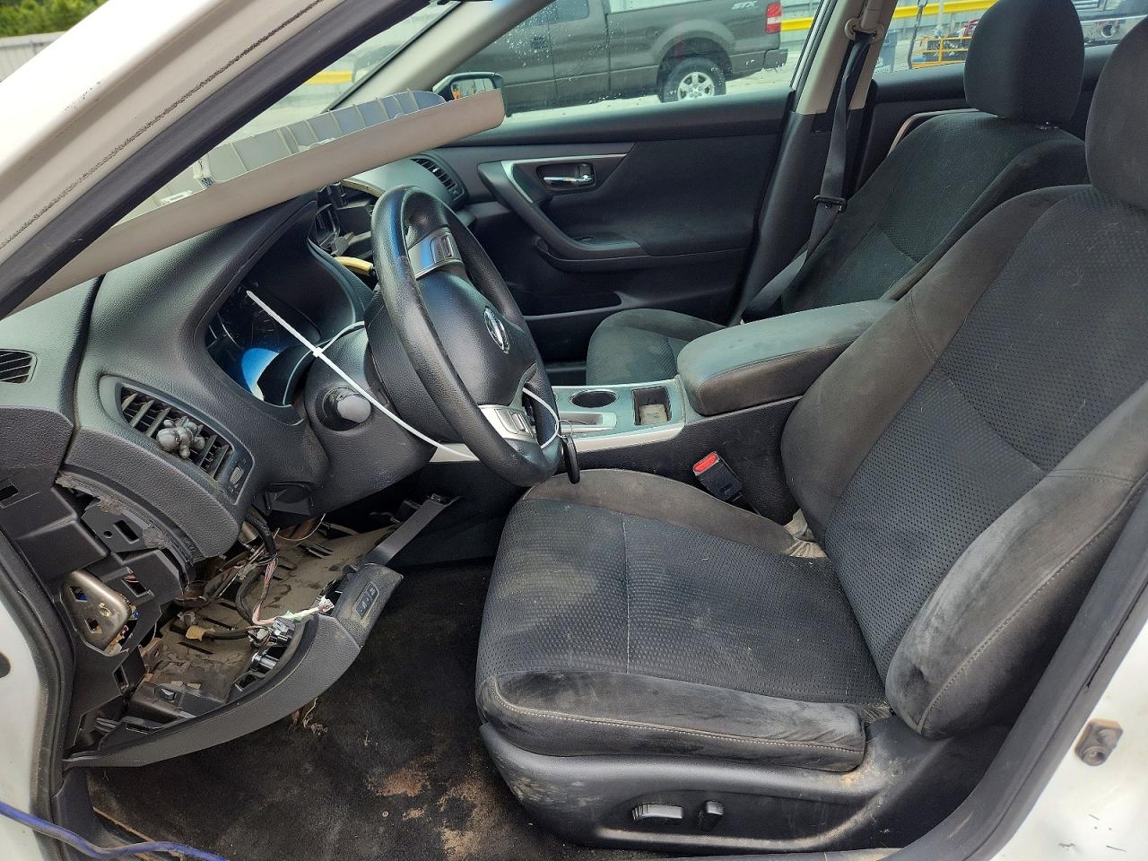 2015 Nissan Altima 2.5 S White vin: 1N4AL3AP8FC179572