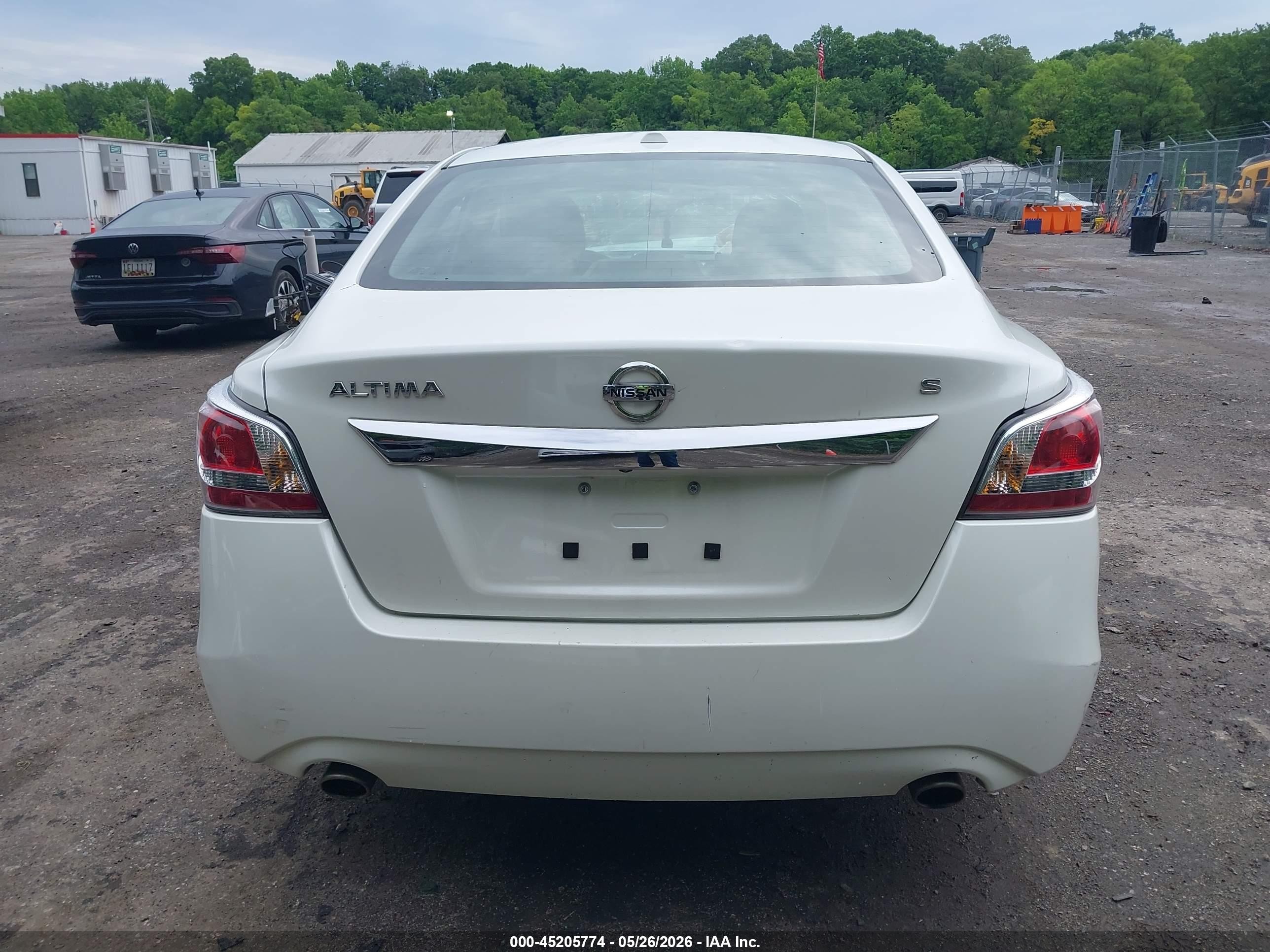 2015 Nissan Altima 2.5/2.5 S/2.5 Sl/2.5 Sv White vin: 1N4AL3AP8FC181015