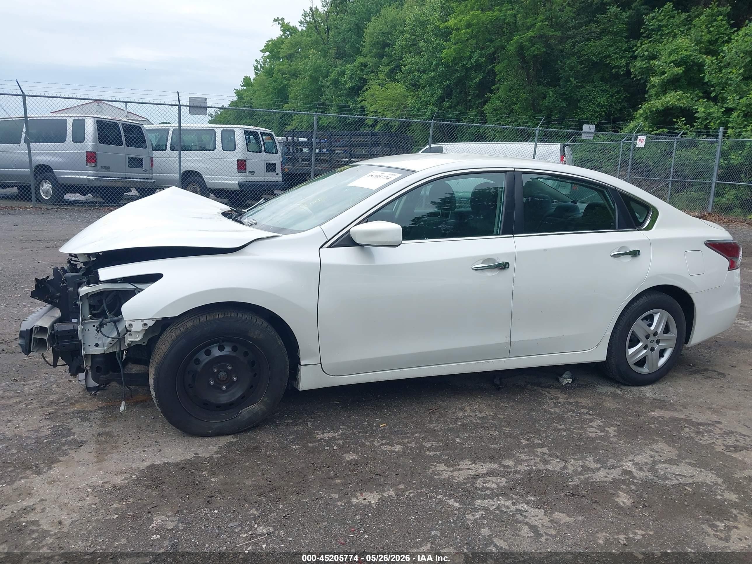 2015 Nissan Altima 2.5/2.5 S/2.5 Sl/2.5 Sv White vin: 1N4AL3AP8FC181015