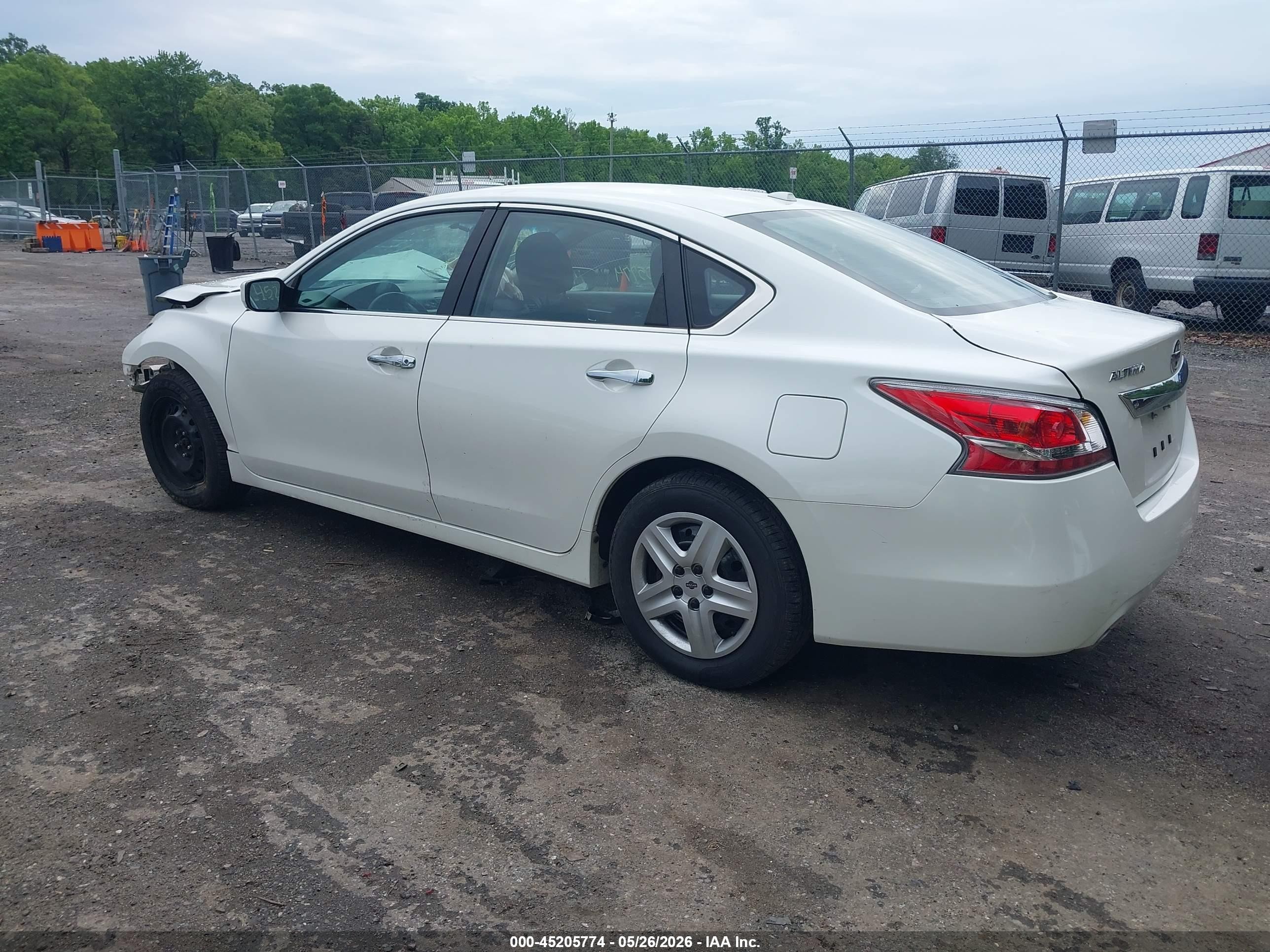 2015 Nissan Altima 2.5/2.5 S/2.5 Sl/2.5 Sv White vin: 1N4AL3AP8FC181015