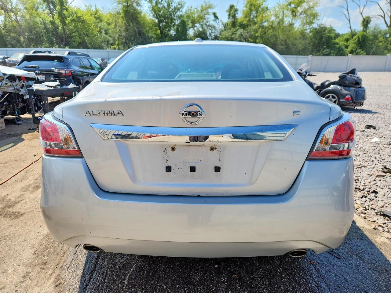 2015 Nissan Altima 2.5 S Silver vin: 1N4AL3AP8FC181158