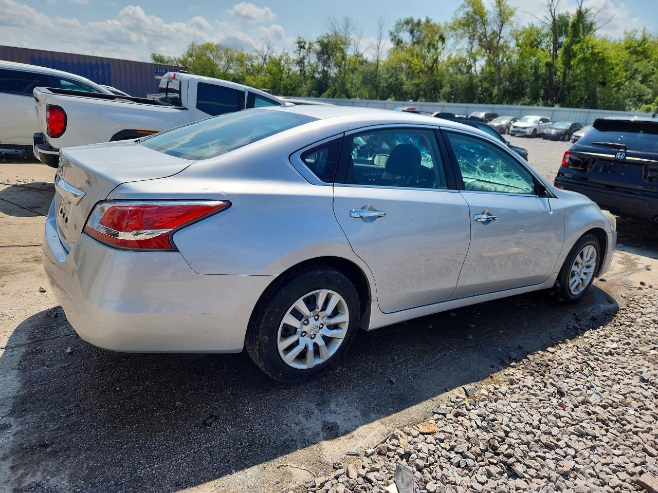 2015 Nissan Altima 2.5 S Silver vin: 1N4AL3AP8FC181158