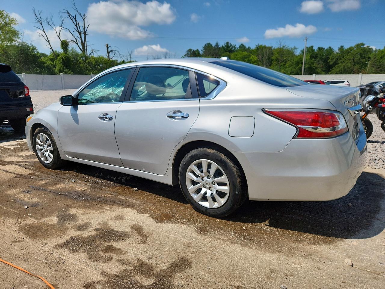 2015 Nissan Altima 2.5 S Silver vin: 1N4AL3AP8FC181158