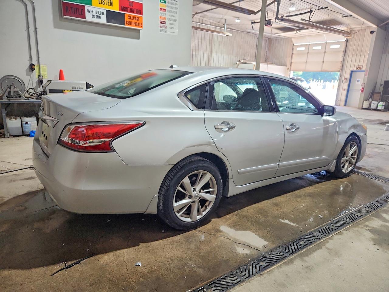 2015 Nissan Altima 2.5 Sv Silver vin: 1N4AL3AP8FC182956