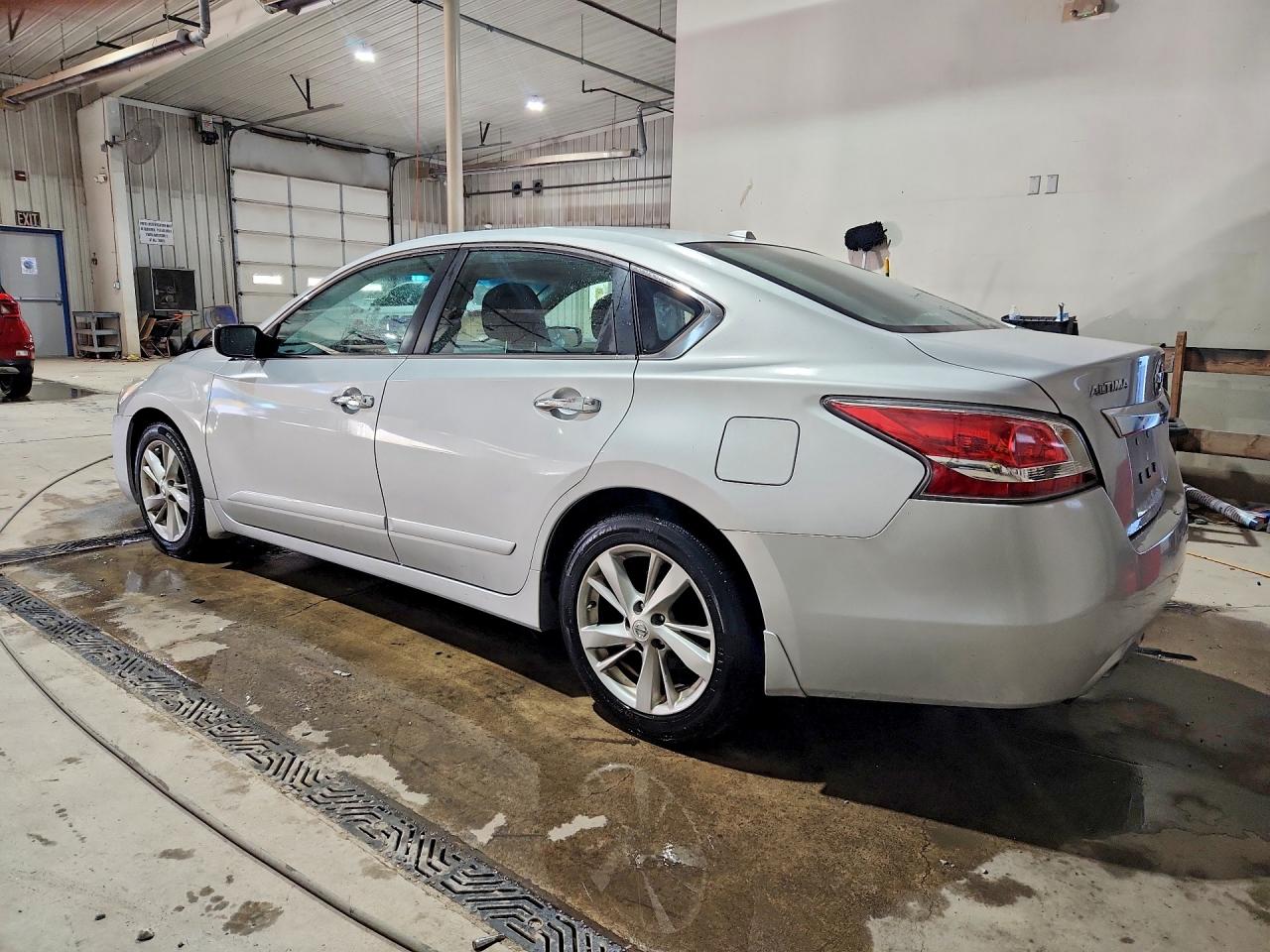 2015 Nissan Altima 2.5 Sv Silver vin: 1N4AL3AP8FC182956
