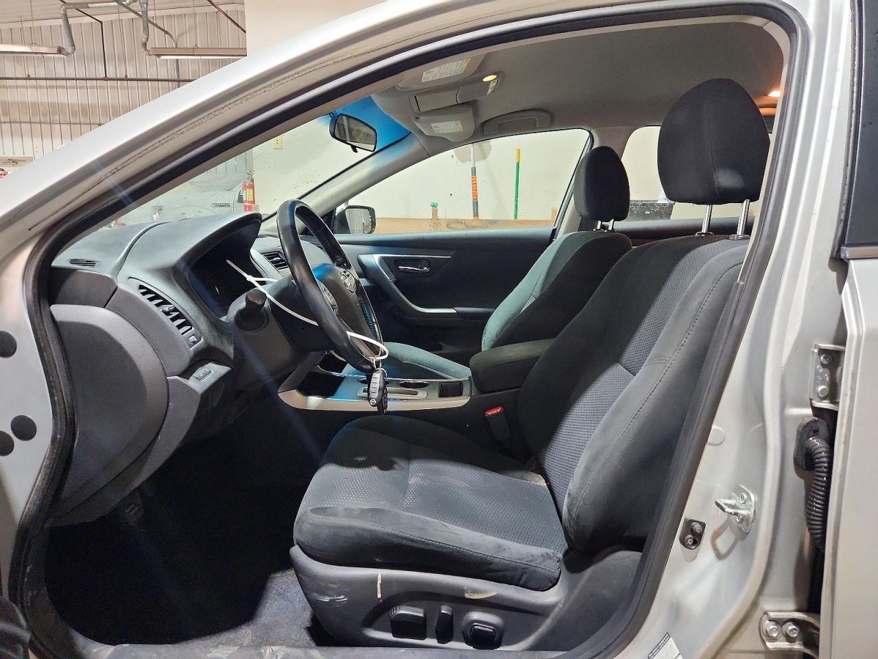 2015 Nissan Altima 2.5 Sv Silver vin: 1N4AL3AP8FC182956