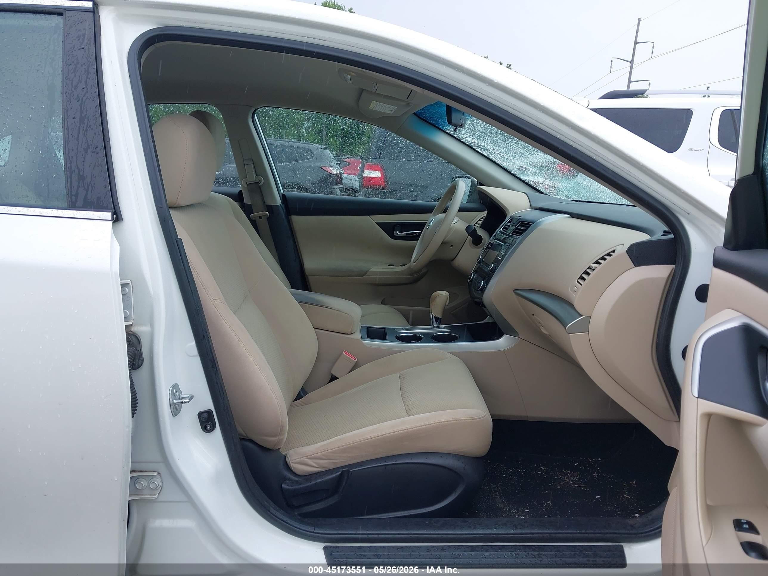 2015 Nissan Altima 2.5 S White vin: 1N4AL3AP8FC191415