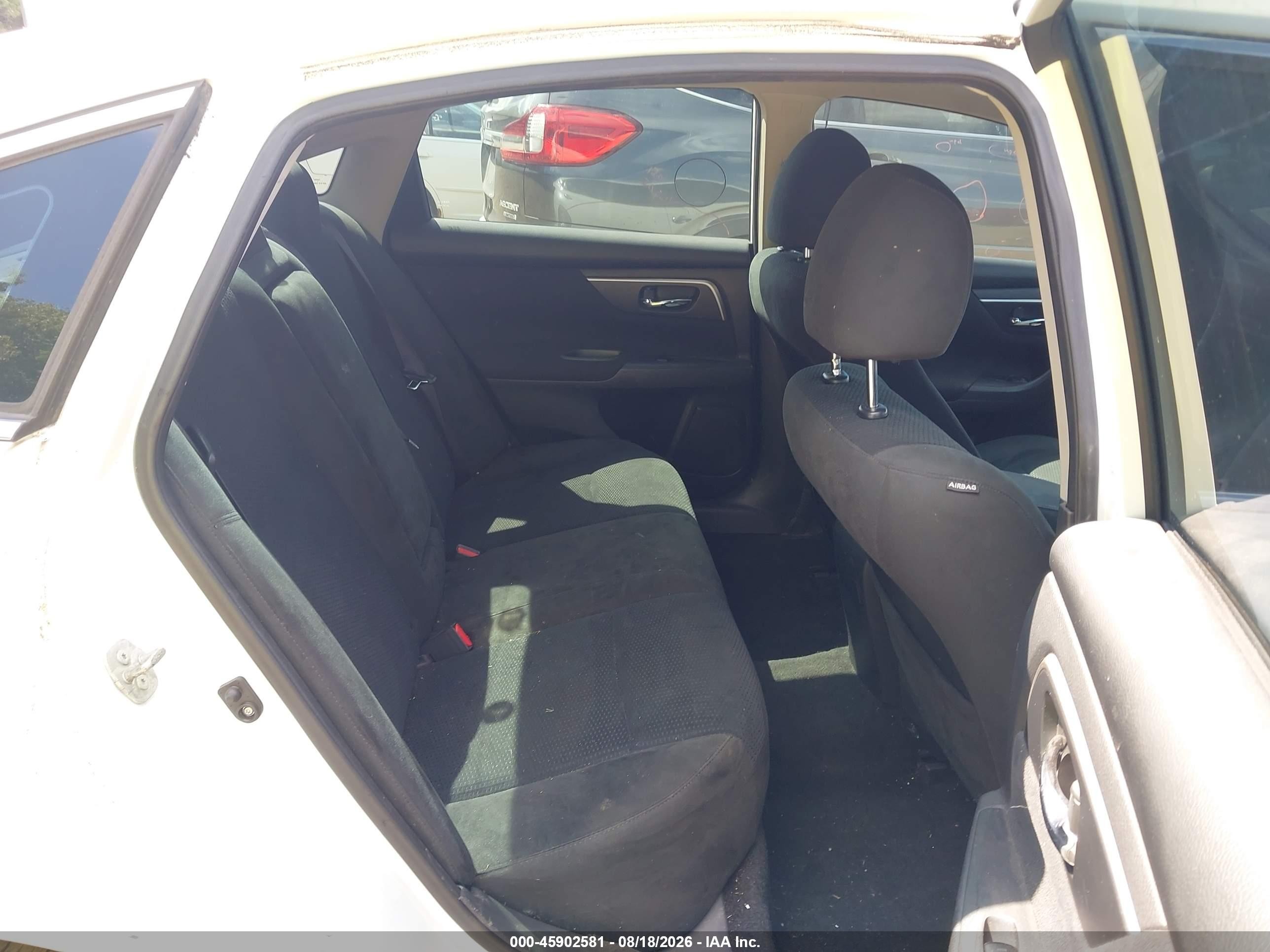 2015 Nissan Altima 2.5 Sv White vin: 1N4AL3AP8FC195383