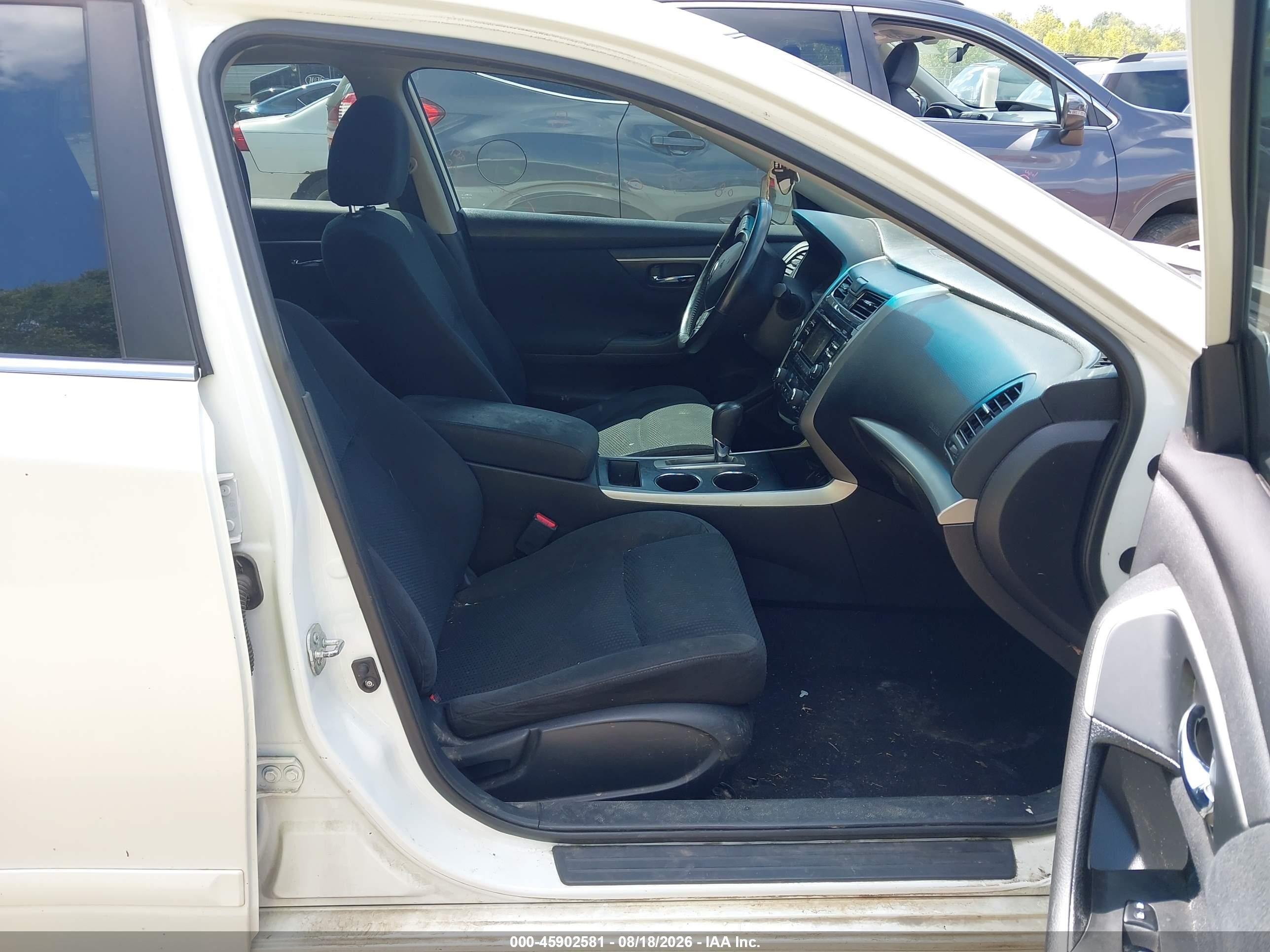 2015 Nissan Altima 2.5 Sv White vin: 1N4AL3AP8FC195383
