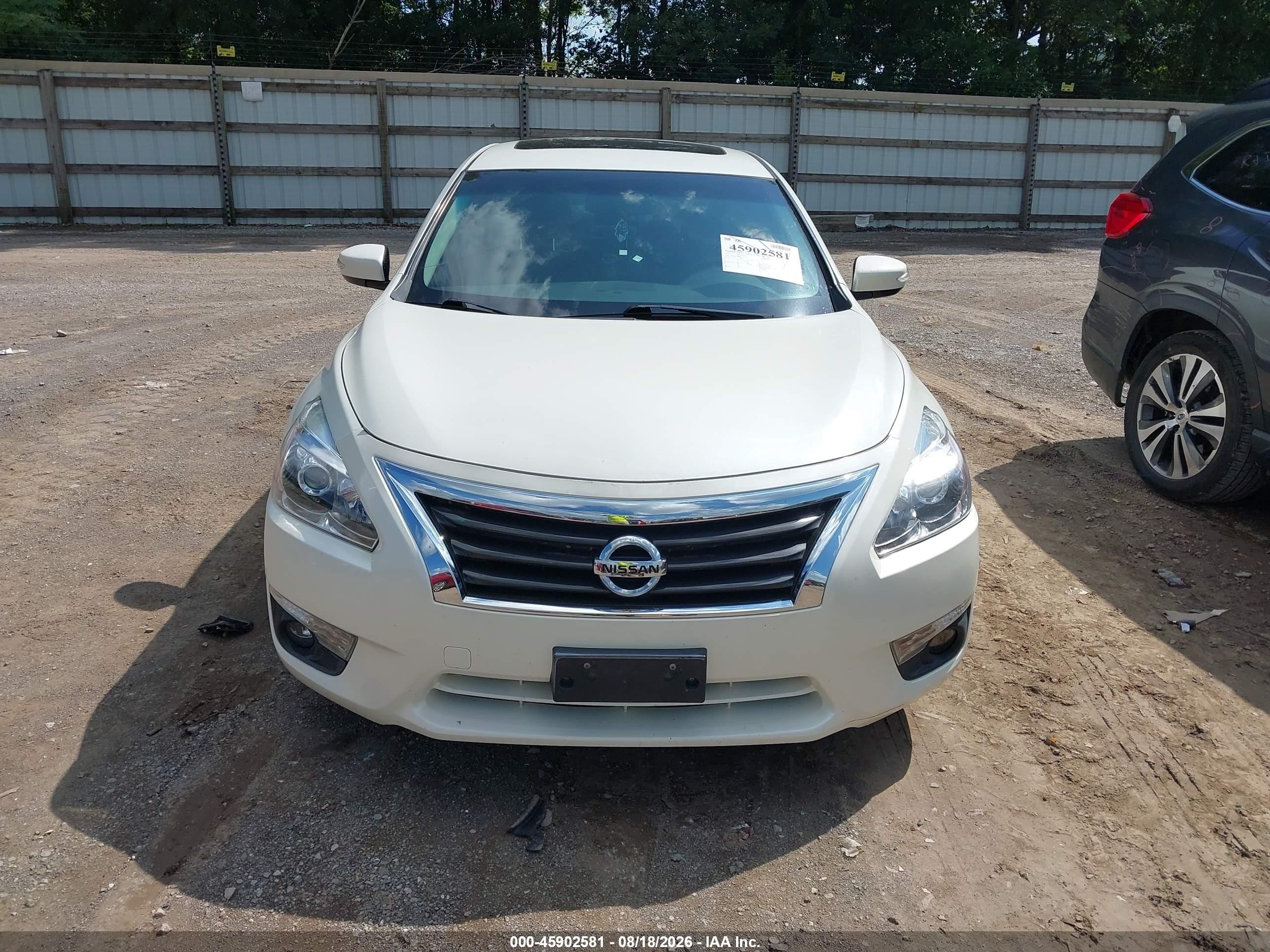 2015 Nissan Altima 2.5 Sv White vin: 1N4AL3AP8FC195383