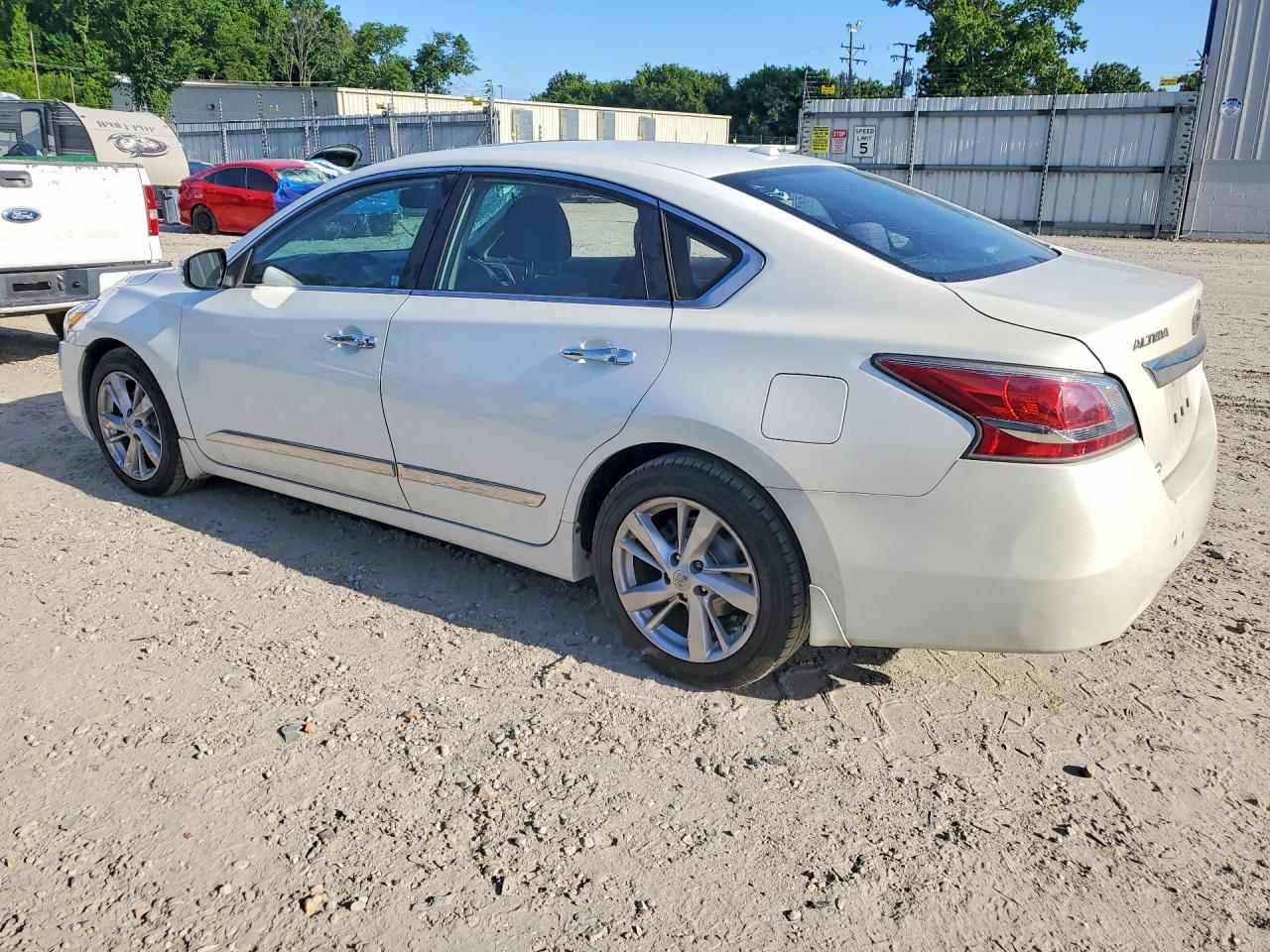 2015 Nissan Altima 2.5 Sv White vin: 1N4AL3AP8FC204874