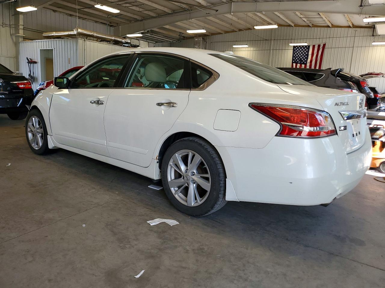 2015 Nissan Altima 2.5 Sv White vin: 1N4AL3AP8FC206852