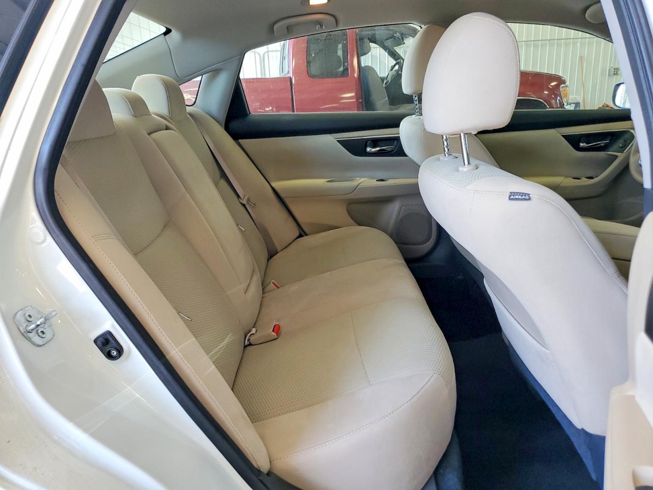 2015 Nissan Altima 2.5 Sv White vin: 1N4AL3AP8FC206852