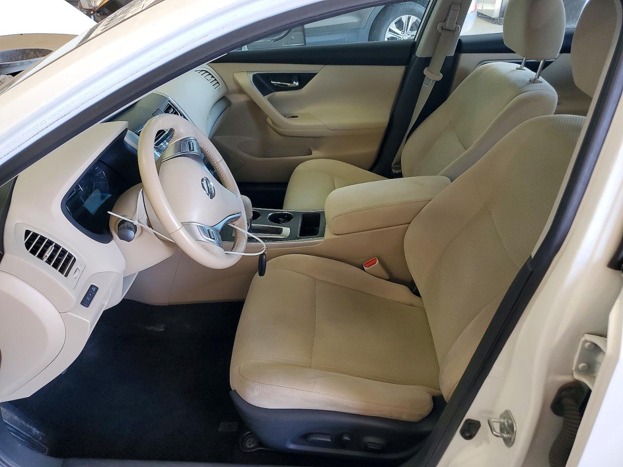 2015 Nissan Altima 2.5 Sv White vin: 1N4AL3AP8FC206852