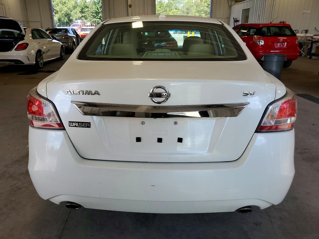 2015 Nissan Altima 2.5 Sv White vin: 1N4AL3AP8FC206852