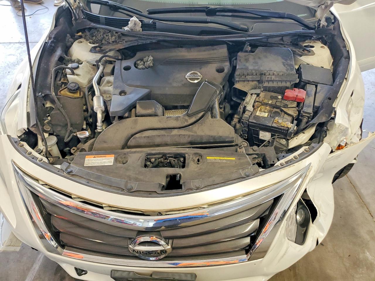 2015 Nissan Altima 2.5 Sv White vin: 1N4AL3AP8FC206852