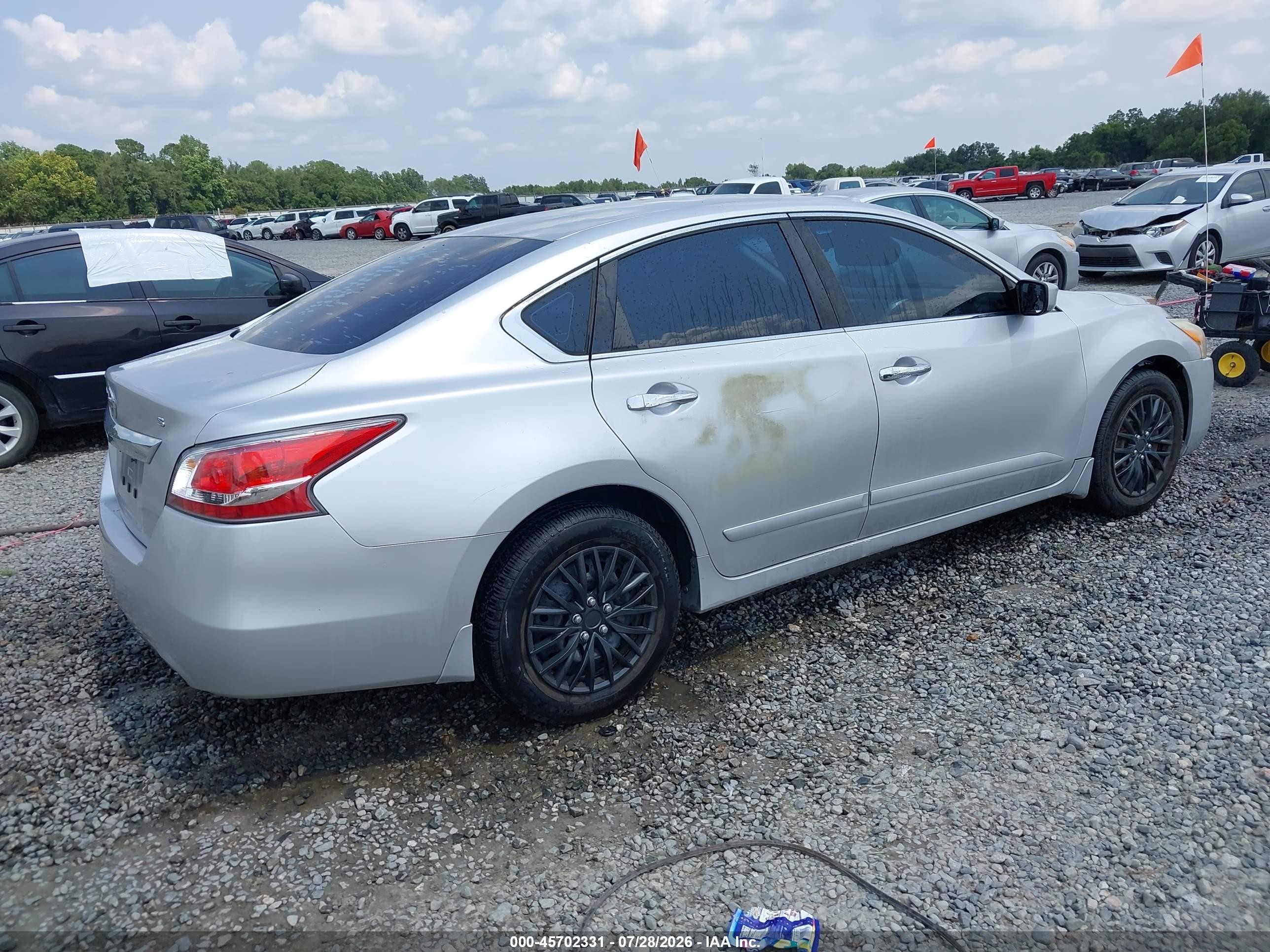 2015 Nissan Altima 2.5 S Silver vin: 1N4AL3AP8FC211758