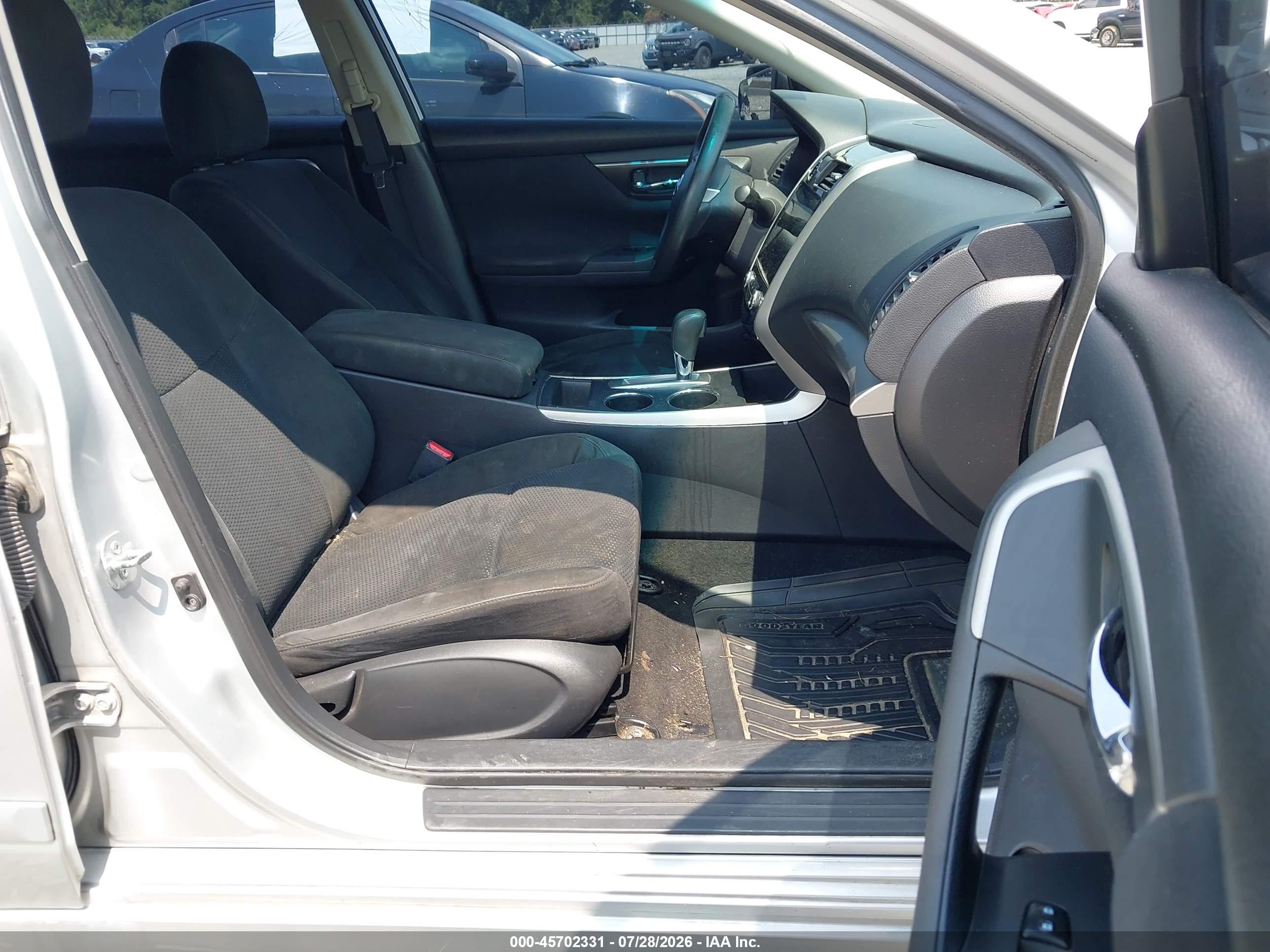 2015 Nissan Altima 2.5 S Silver vin: 1N4AL3AP8FC211758