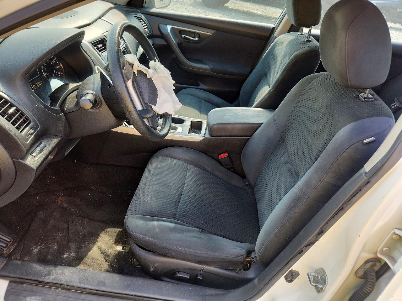 2015 Nissan Altima 2.5 S White vin: 1N4AL3AP8FC215003