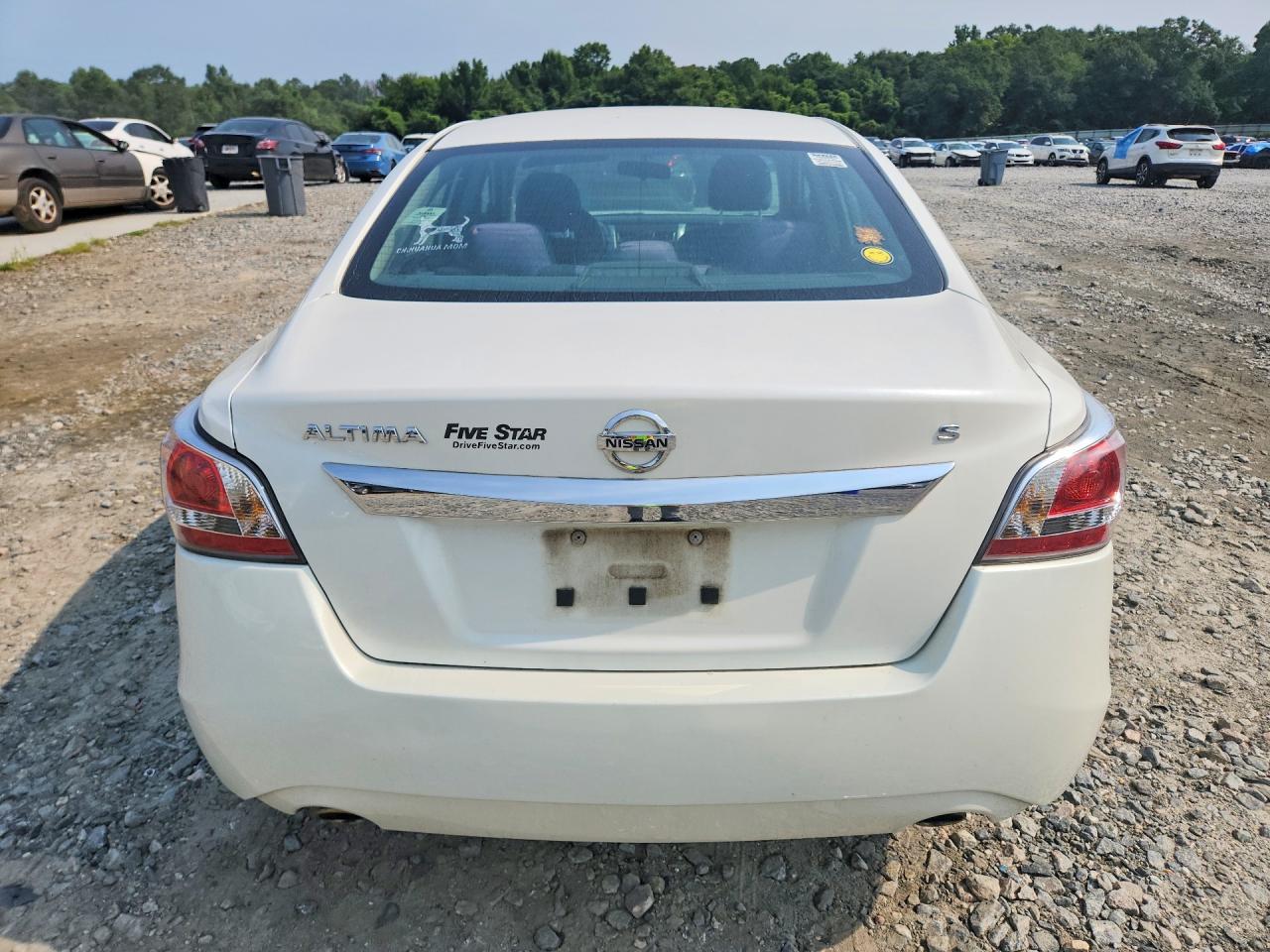 2015 Nissan Altima 2.5 S White vin: 1N4AL3AP8FC215003