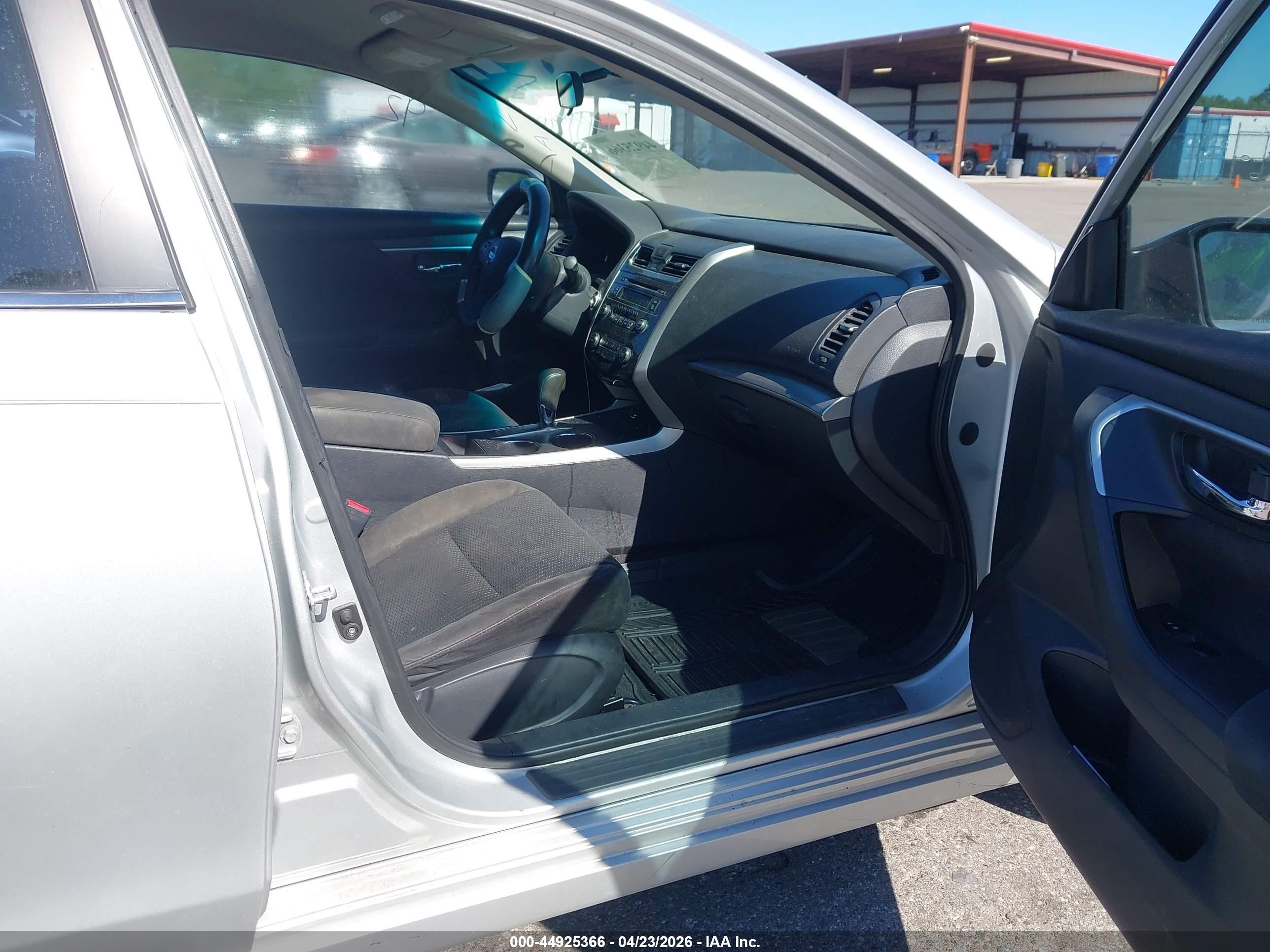 2015 Nissan Altima 2.5 Silver vin: 1N4AL3AP8FC224963