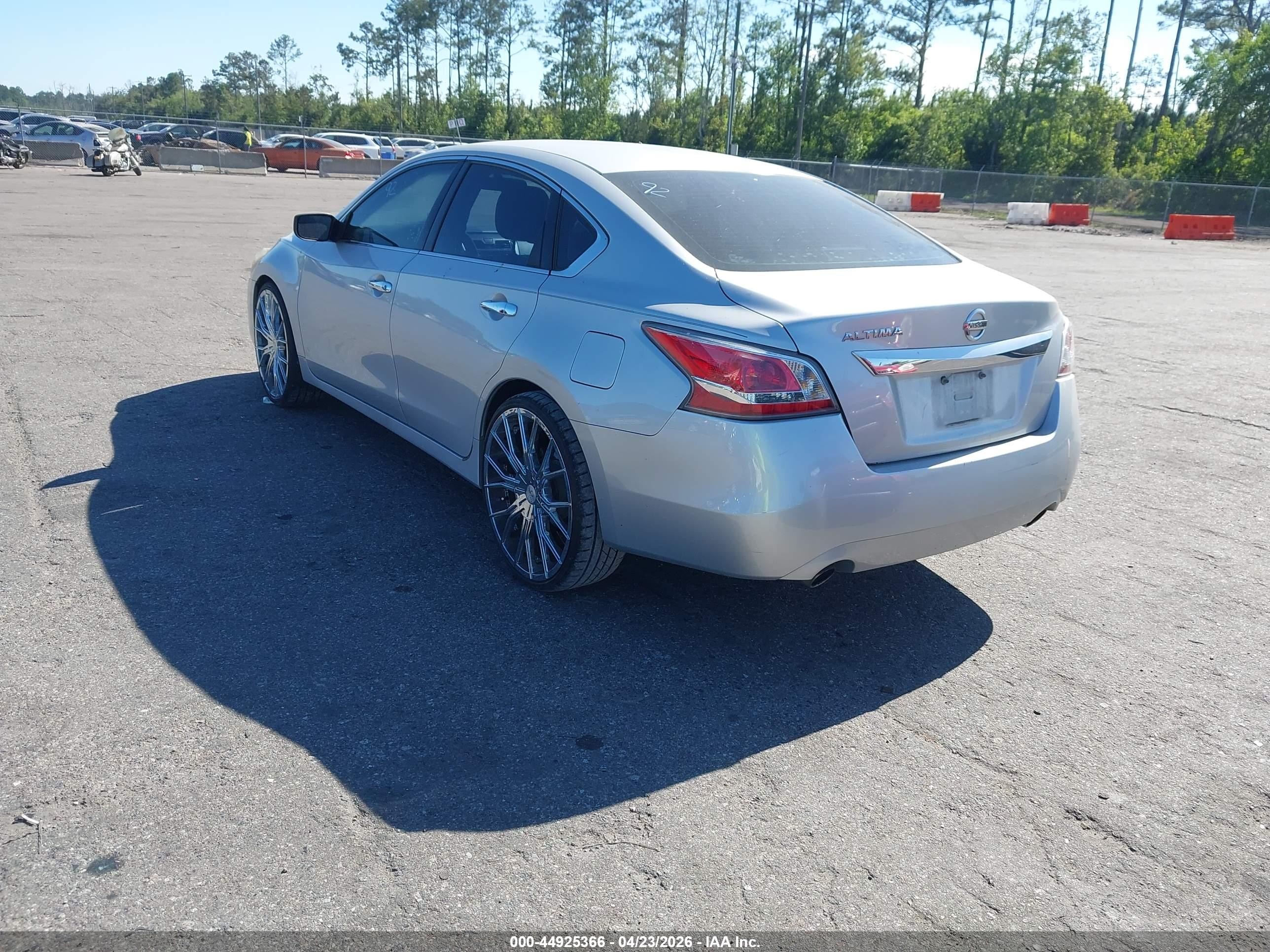 2015 Nissan Altima 2.5 Silver vin: 1N4AL3AP8FC224963