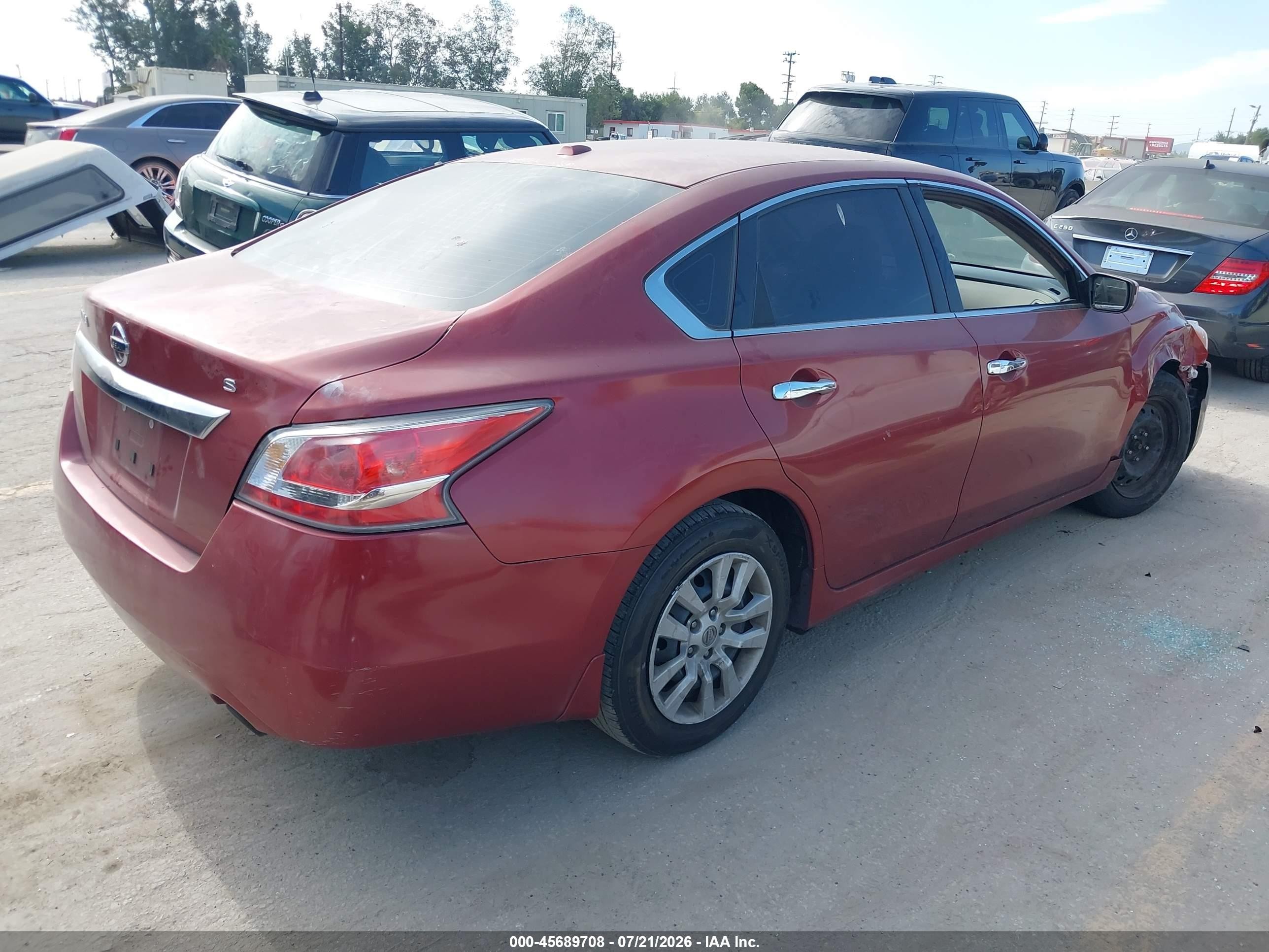 2015 Nissan Altima 2.5 S Red vin: 1N4AL3AP8FC226471