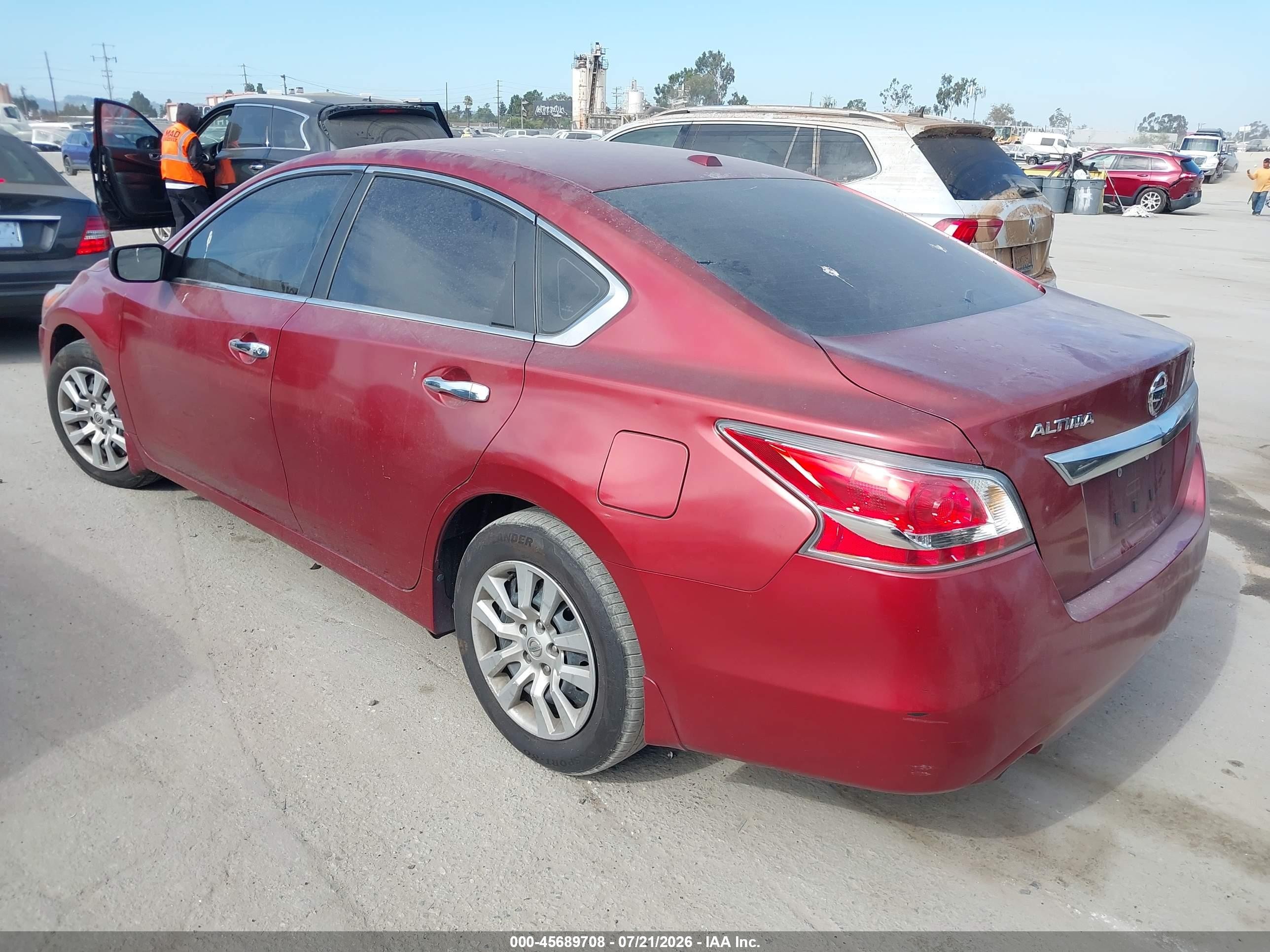 2015 Nissan Altima 2.5 S Red vin: 1N4AL3AP8FC226471