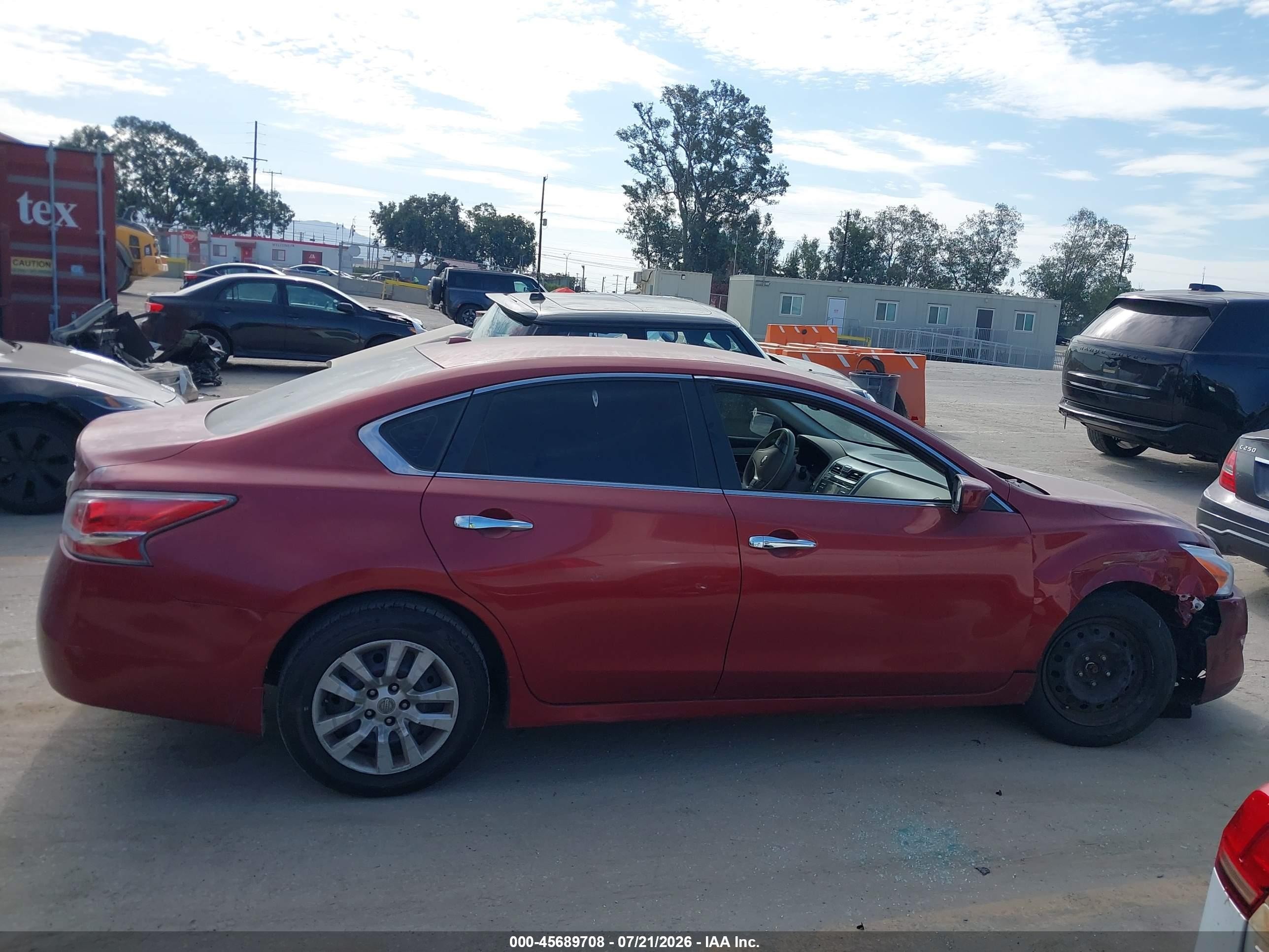 2015 Nissan Altima 2.5 S Red vin: 1N4AL3AP8FC226471