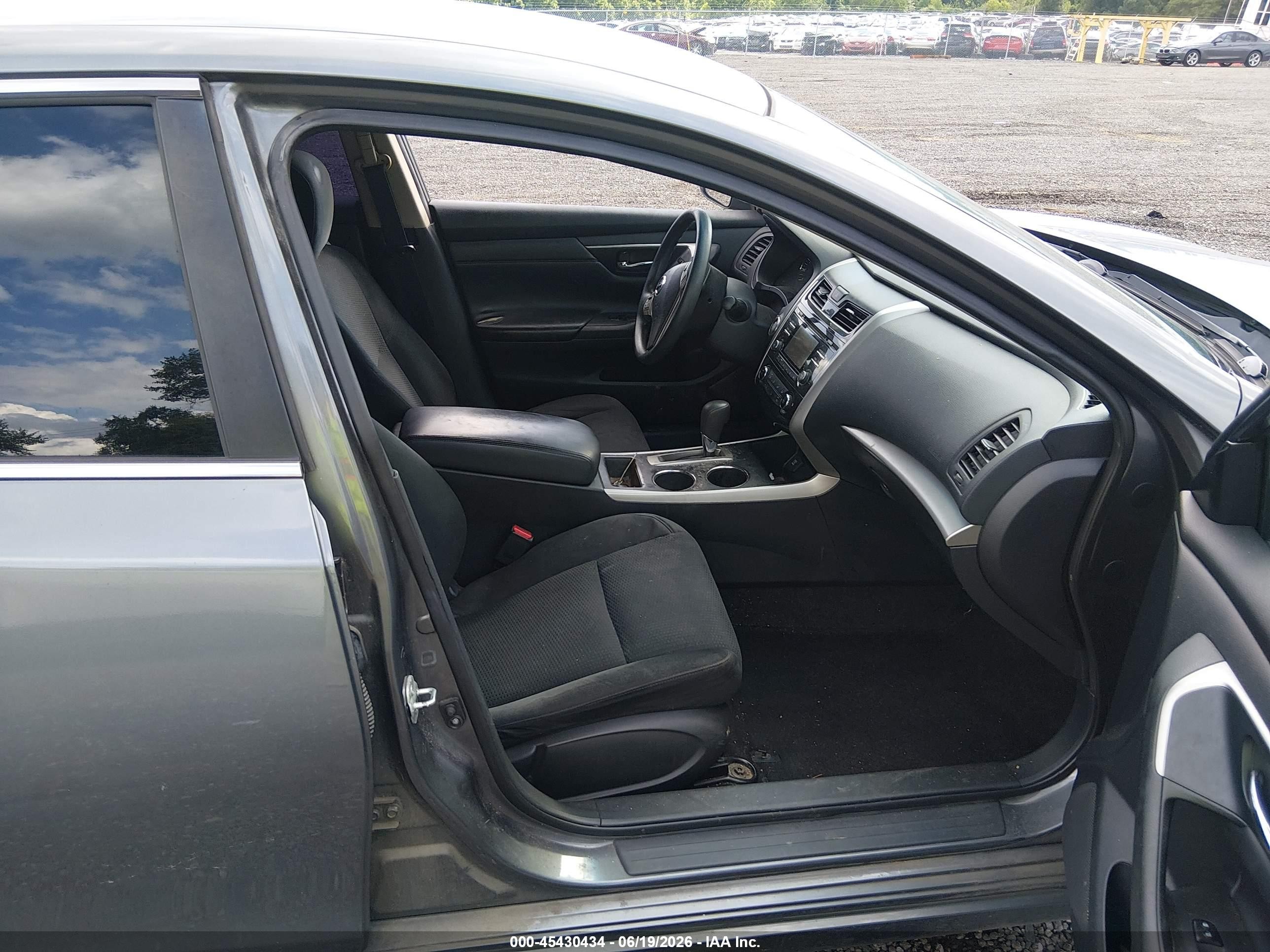 2015 Nissan Altima 2.5/2.5 S/2.5 Sl/2.5 Sv Серый vin: 1N4AL3AP8FC249863